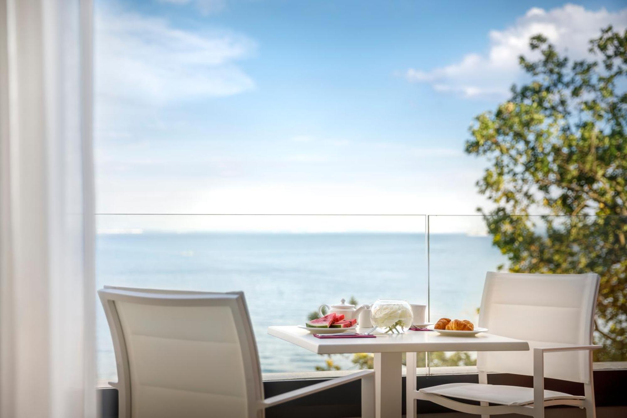 Superior Double Room with Sea View and Sofa Bed,1618299541:JPEG