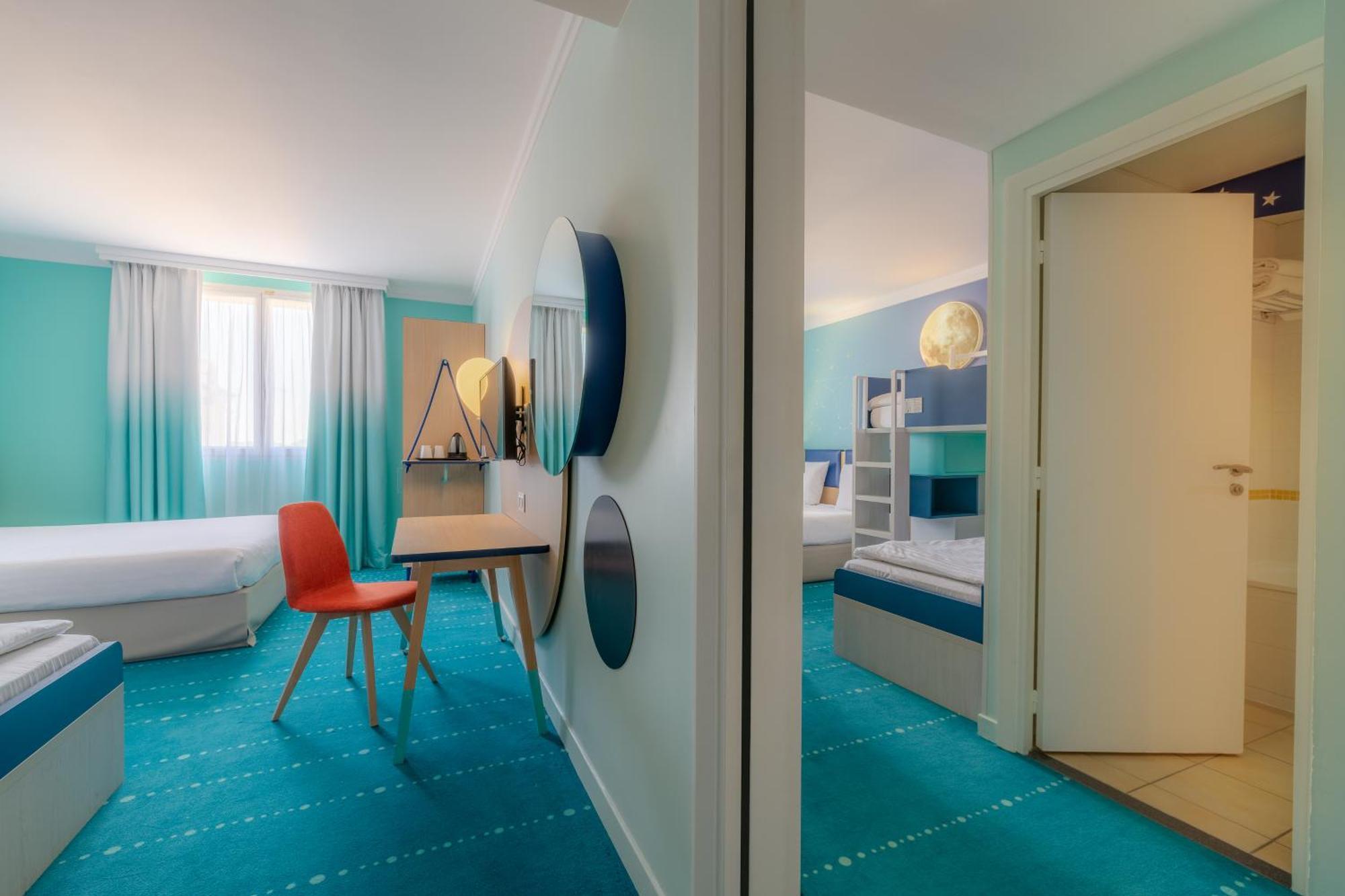 Family Connecting Rooms,1268597212:JPEG