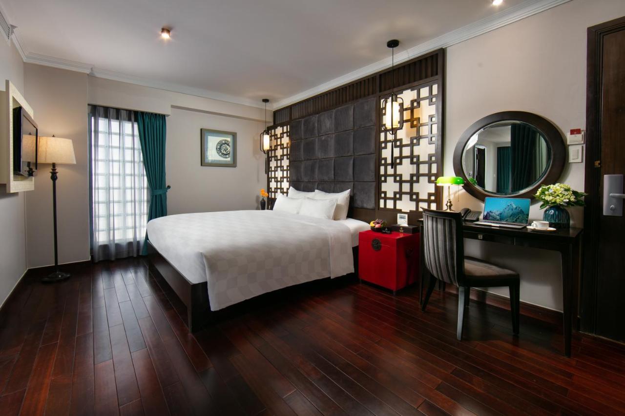 Premium Suite mit Balkon und Stadtblick