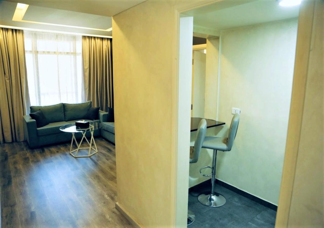 Executive Suite 2 Balconies