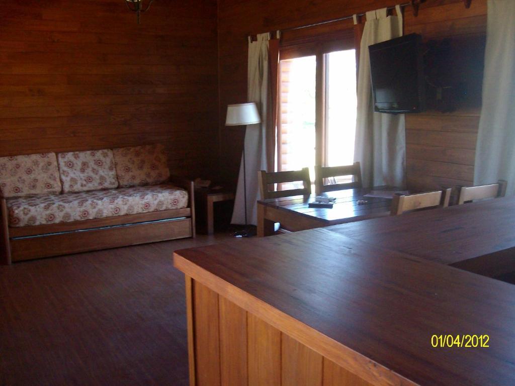Two-Bedroom Bungalow,13083618:JPEG
