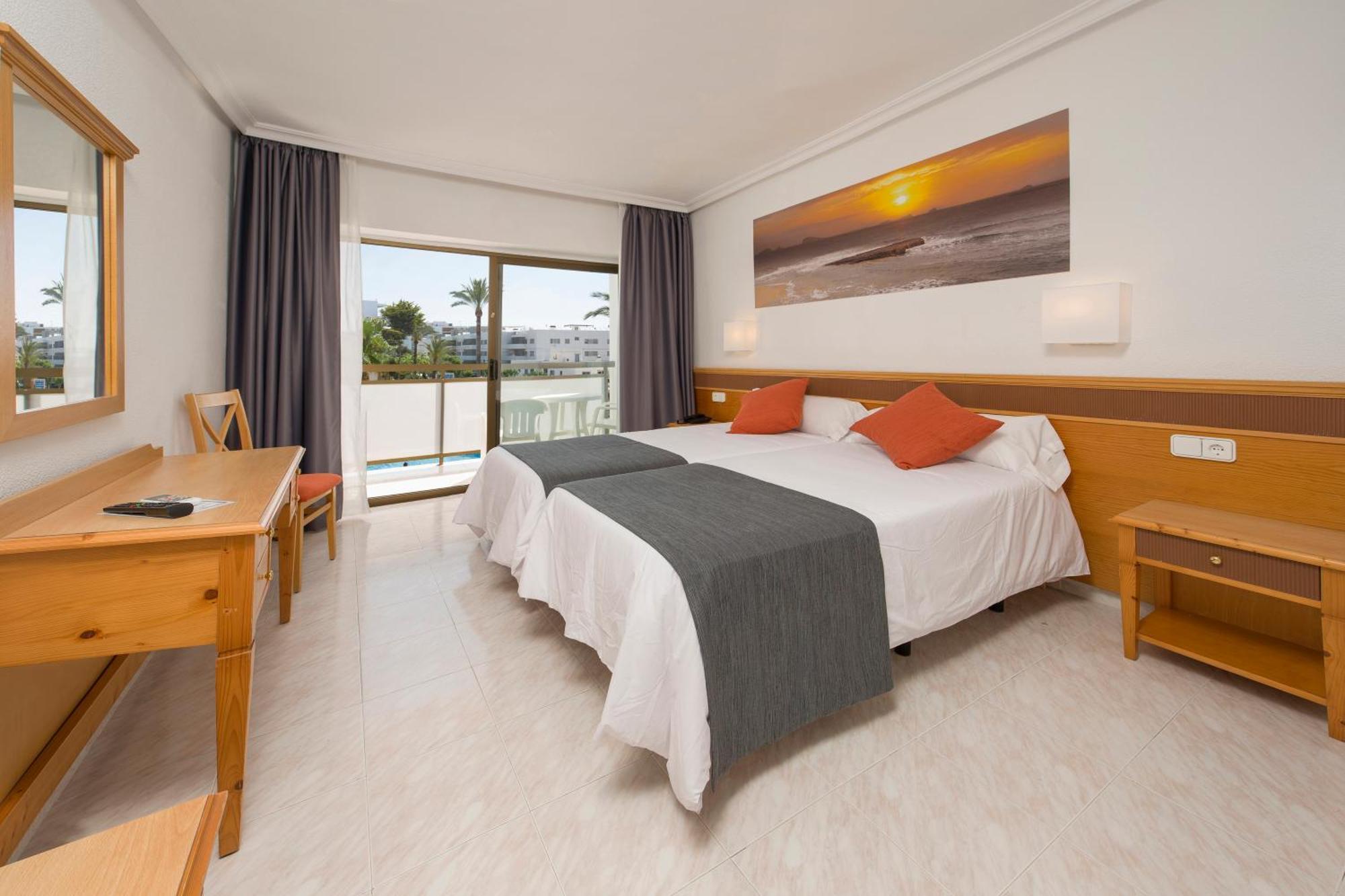 Quarto com 2 Camas de Solteiro
