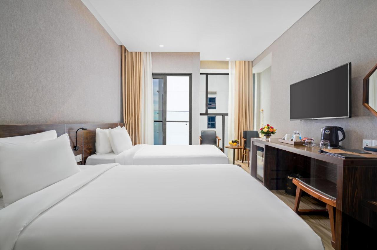 Executive Twin Partial SeaView Balcony