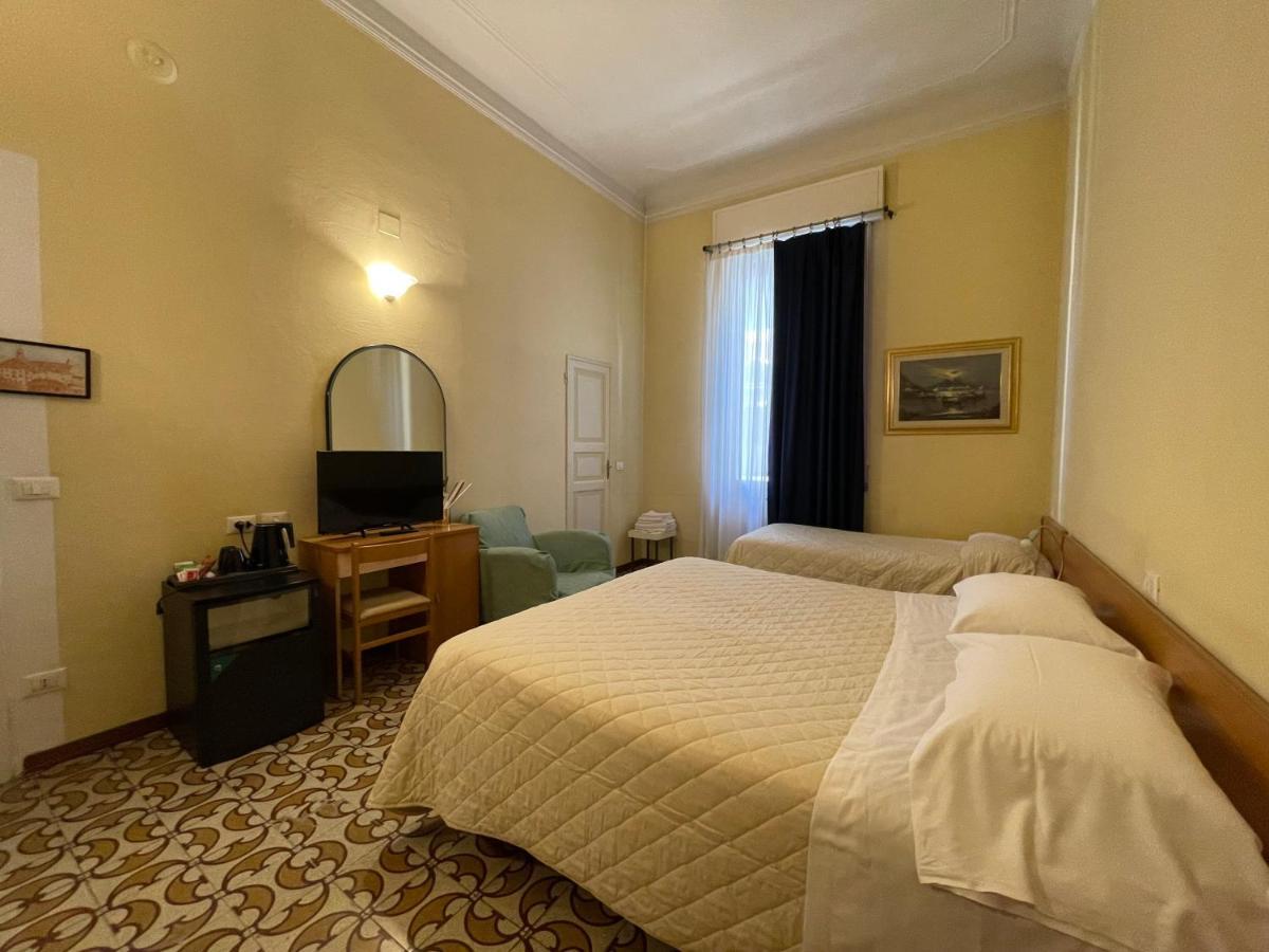 Twin Room Private Internal Bathroom
