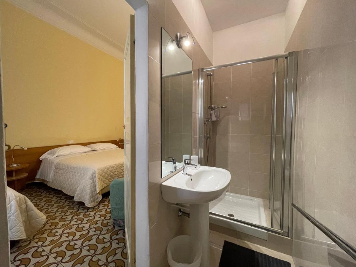 Twin Room Private Internal Bathroom