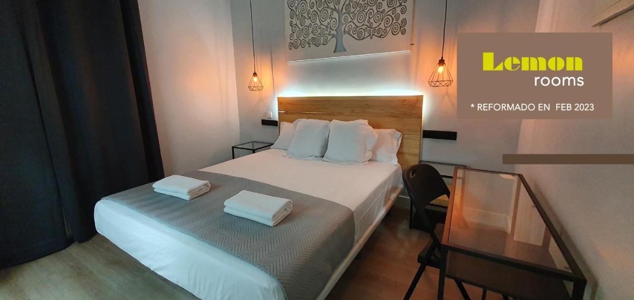 Habitación con cama grande