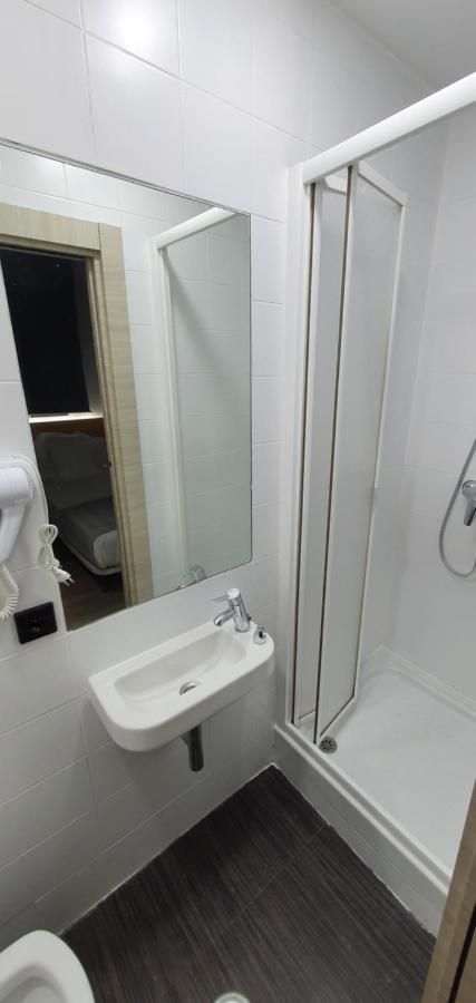 Single Room Private Bathroom