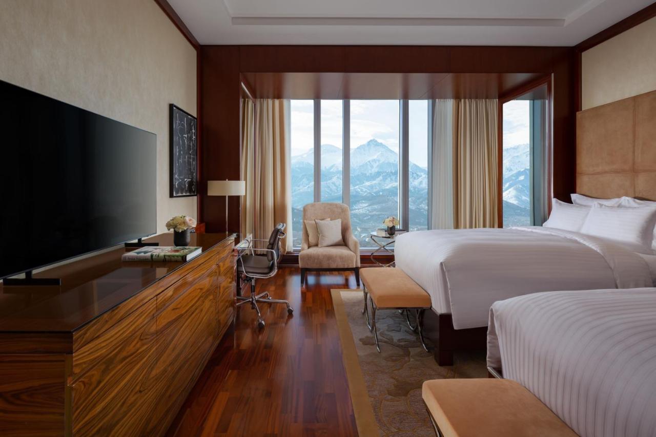 Deluxe Room Guest Room Two Double Mountain View