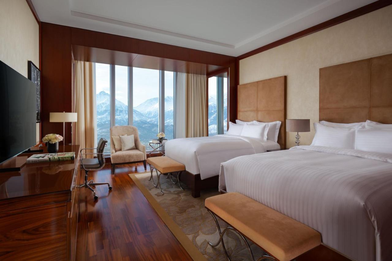 Deluxe Room Guest Room Two Double Mountain View
