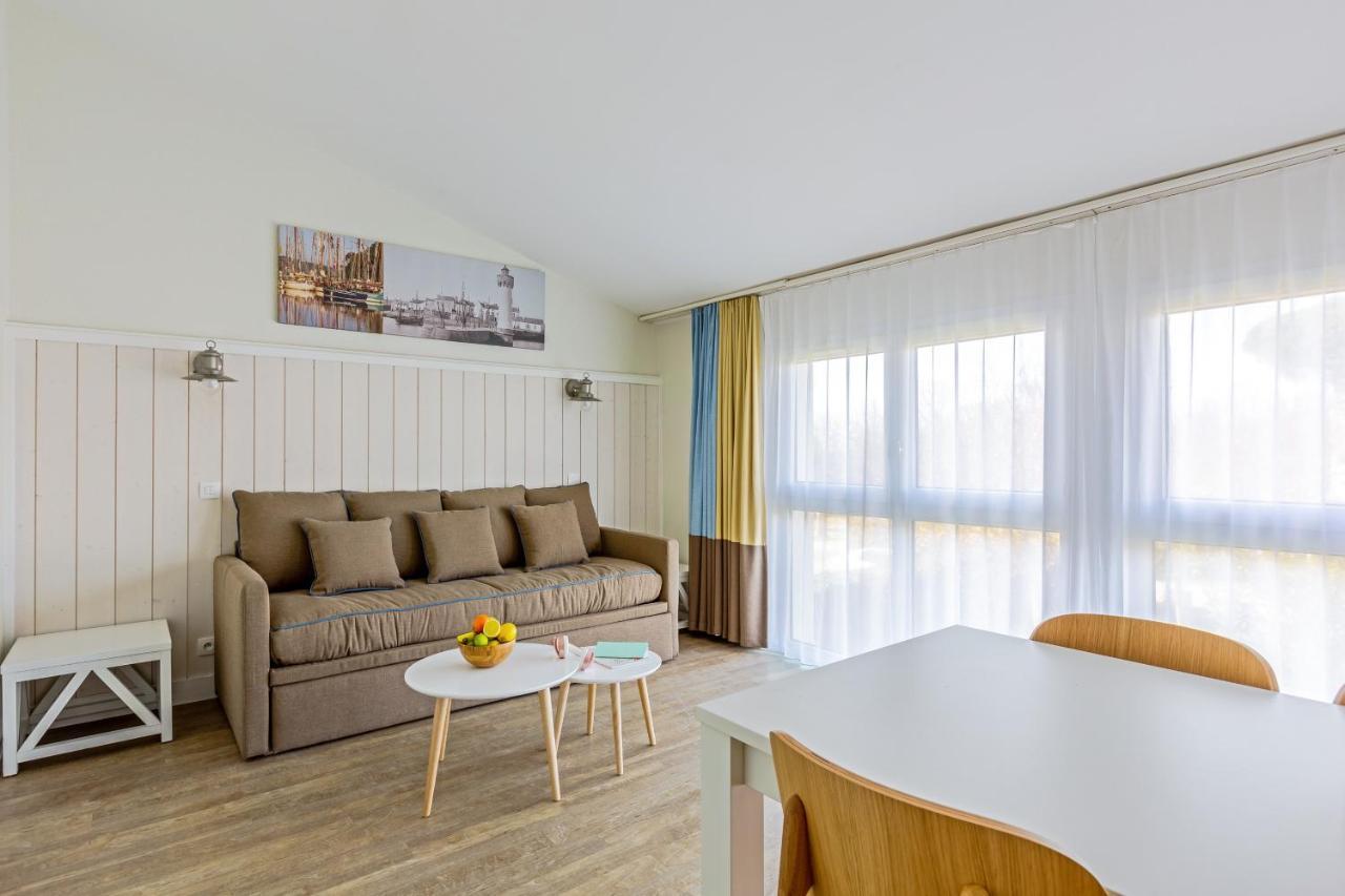 One-Bedroom Apartment,1381707056:JPEG