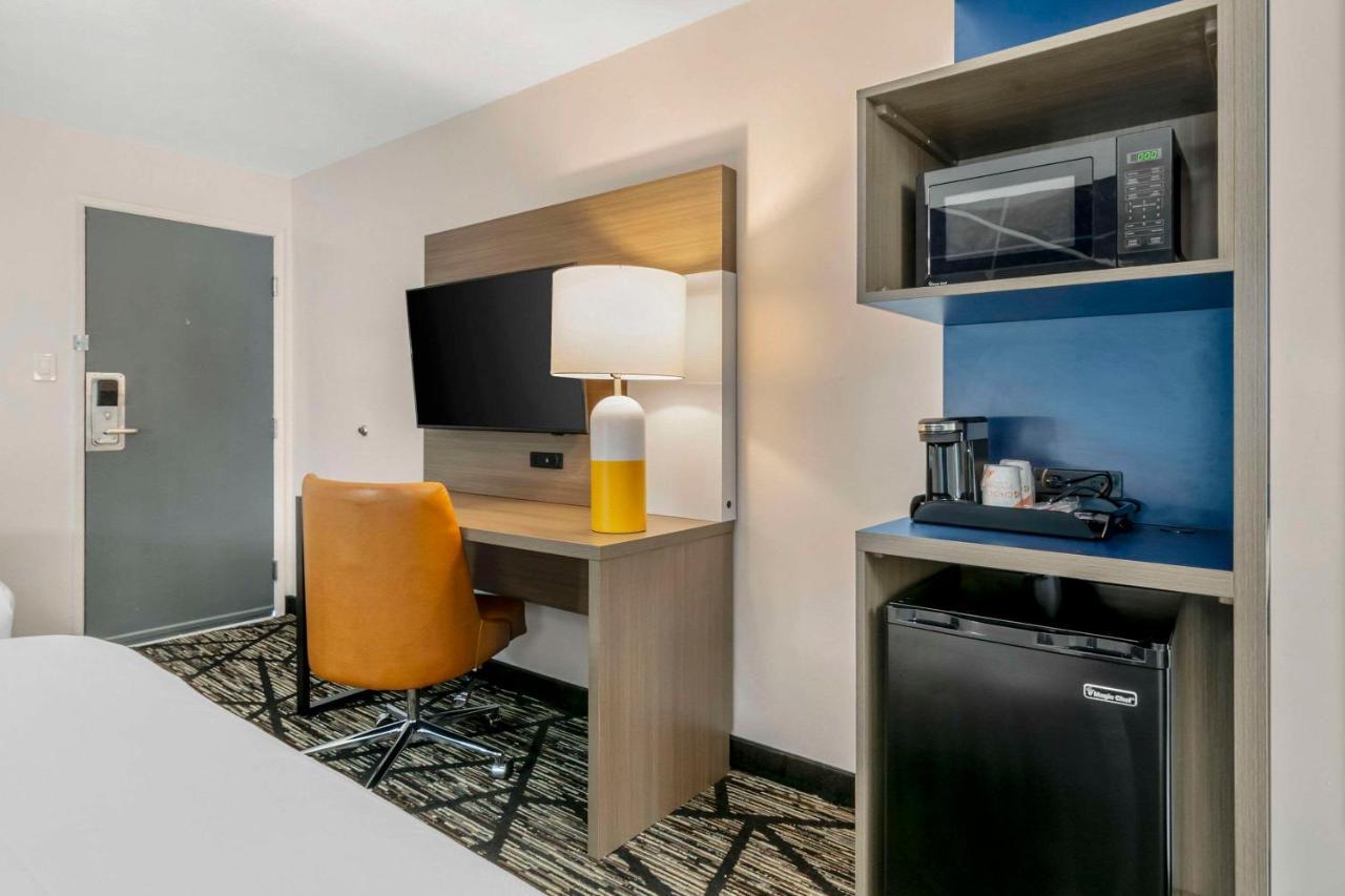 Chambre avec 2 Lits Queen-Size et Baignoire - Accessible aux Personnes à Mobilité Réduite - Non-Fumeurs