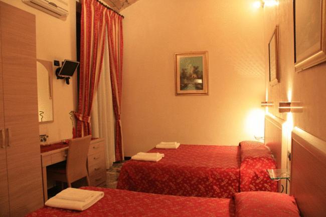 Triple Room,137384205:JPEG