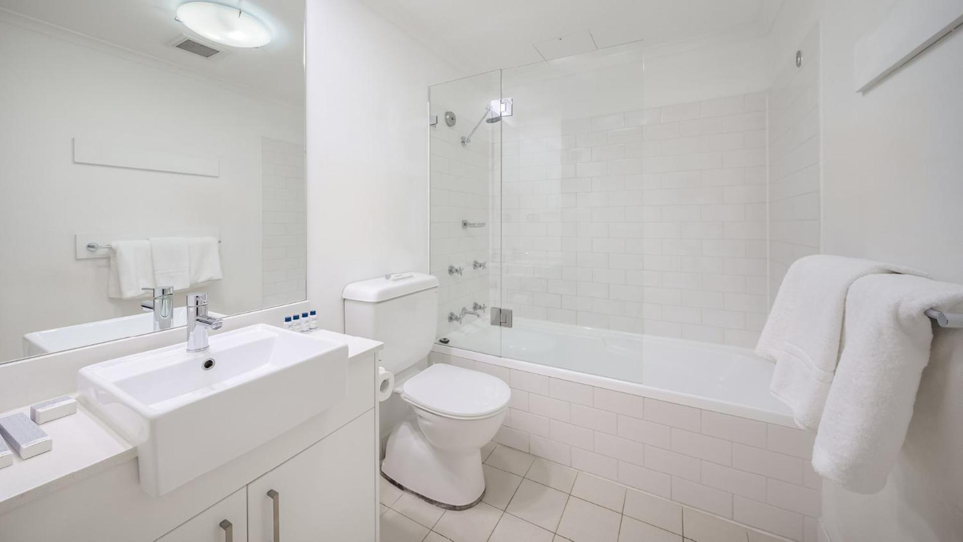 Two-Bedroom Apartment Two Bathrooms,1530797521:JPEG
