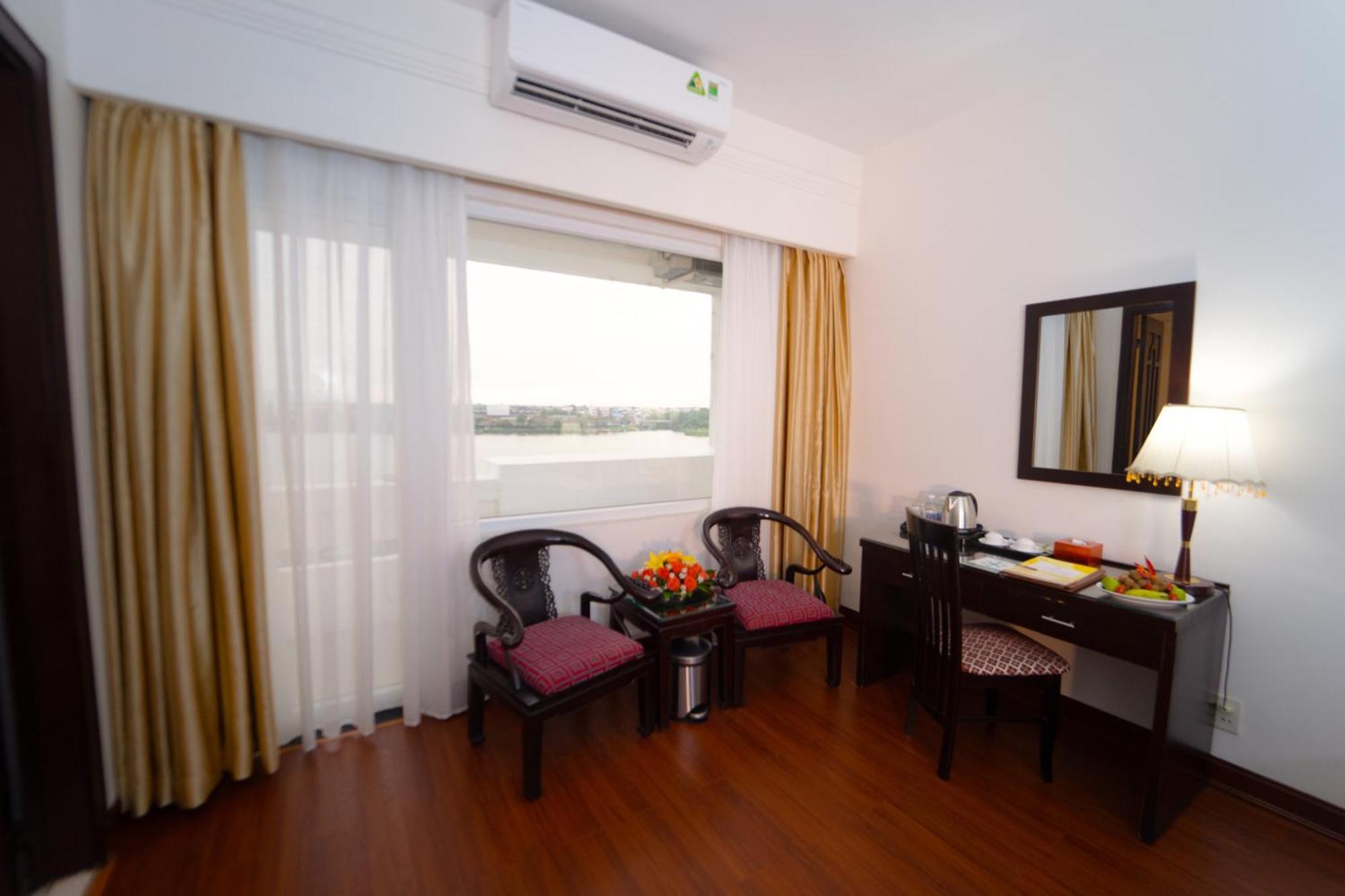 Deluxe River View Twin