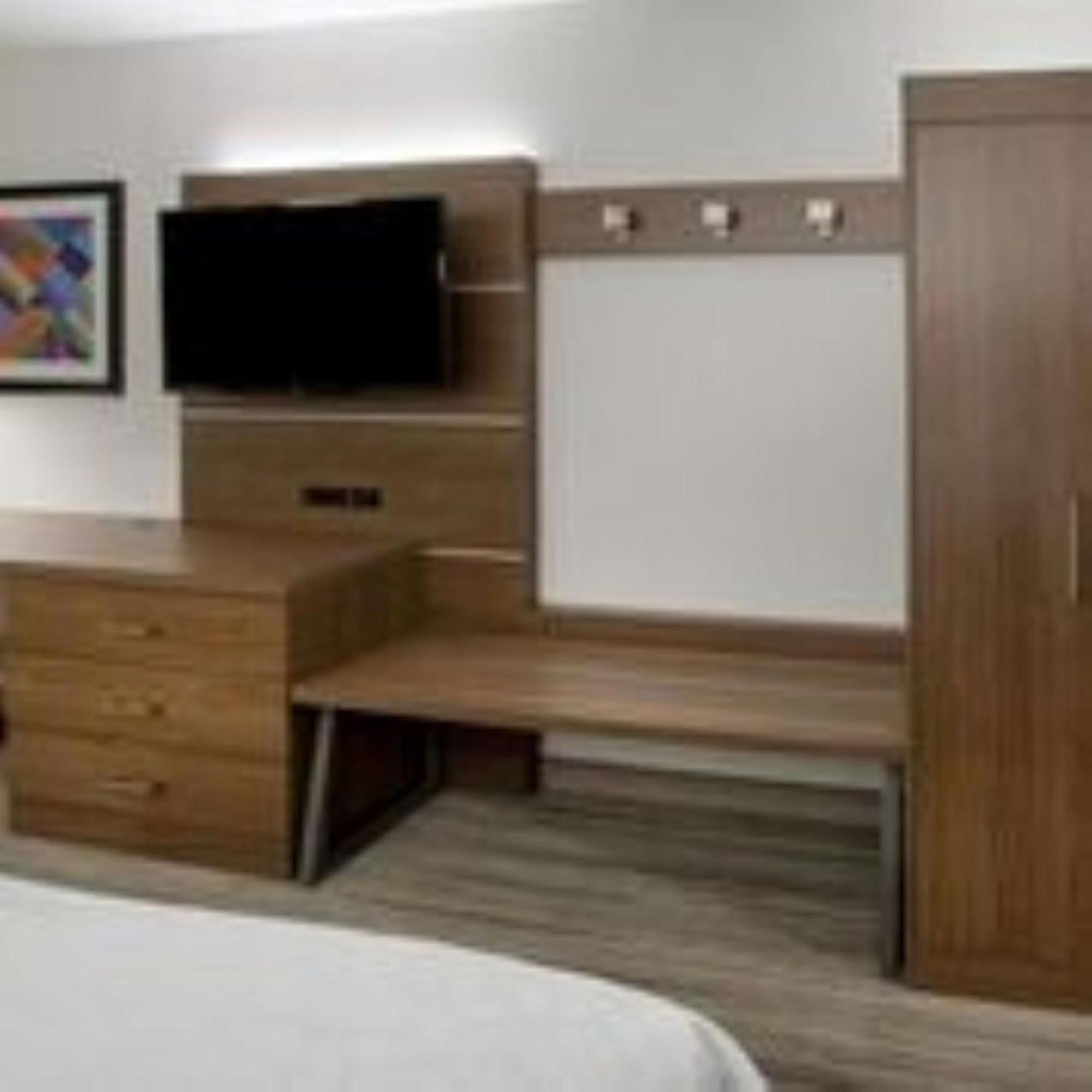King Room Mobility Access or Hearing Accessible,1450987792:JPEG