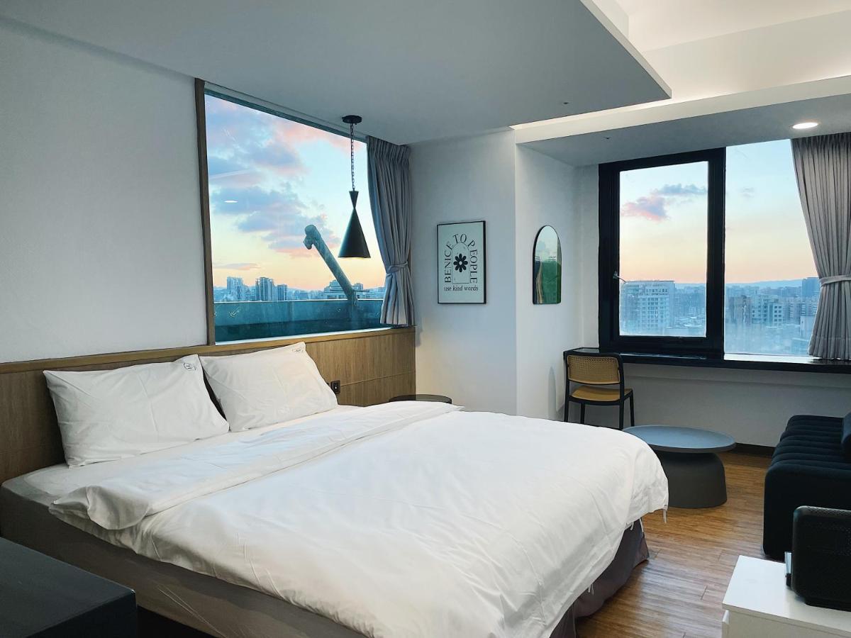 Deluxe Double Room Taipei 101 View