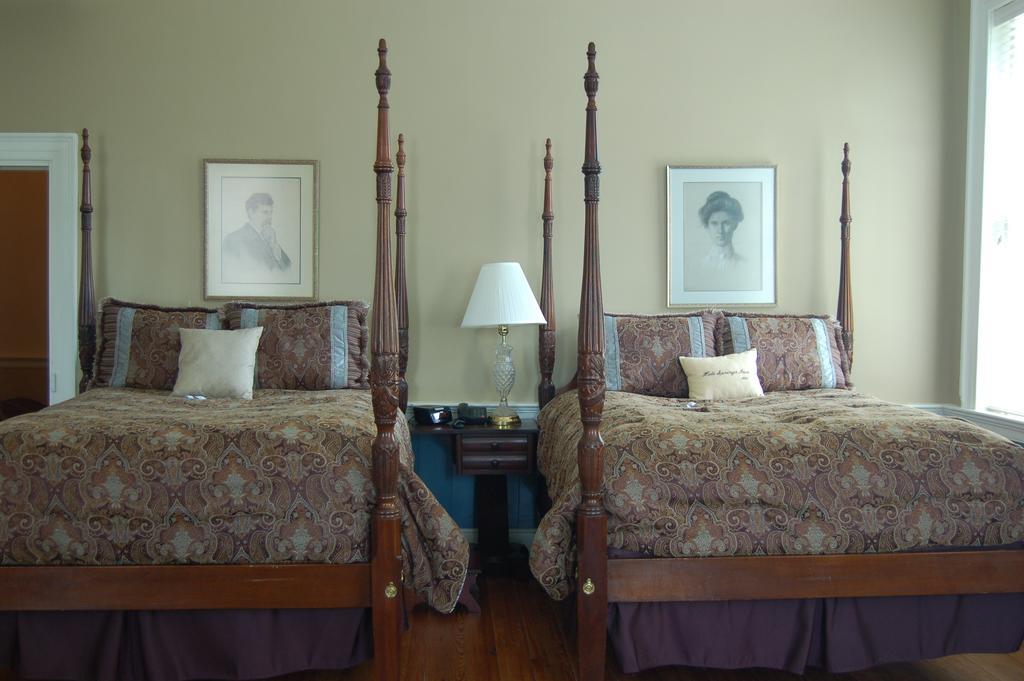 Deluxe Queen Room Two Queen Beds,149191949:JPEG
