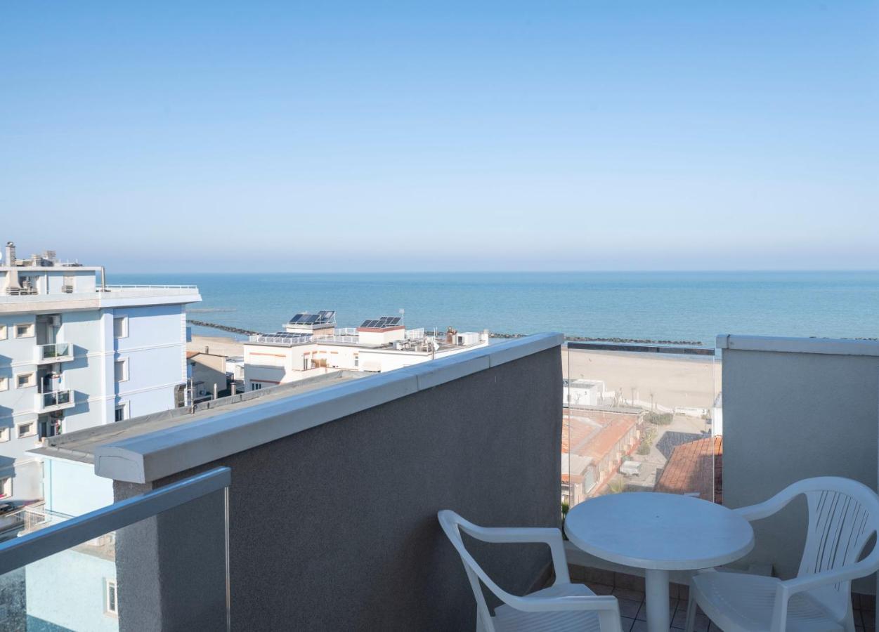 Standaard Tweepersoonskamer met 1 of 2 Bedden en Uitzicht op Zee