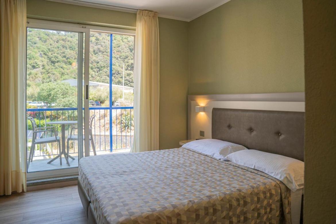 Double Room Pool View