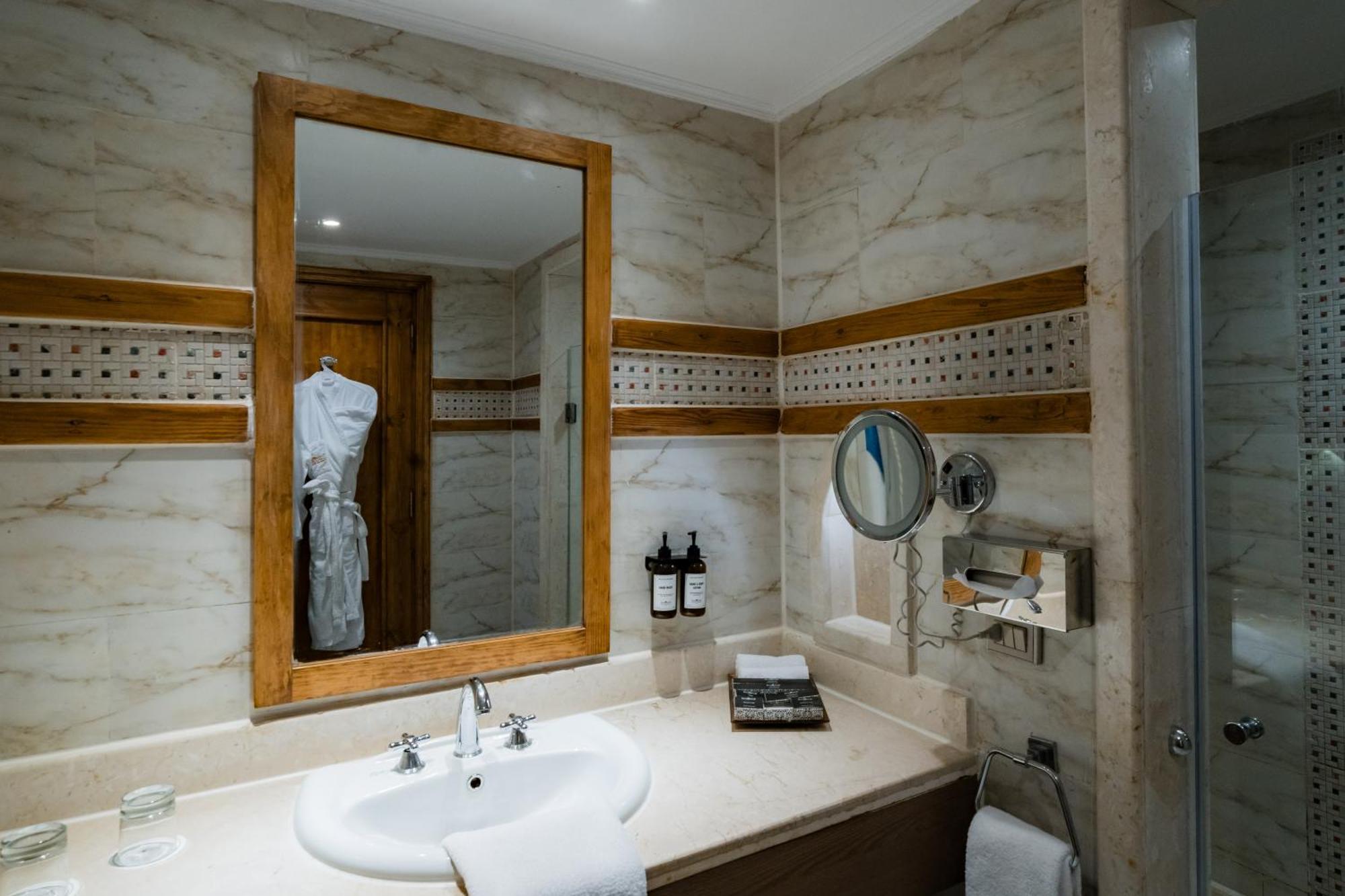 Deluxe Room with partial sea view,1498835503:JPEG