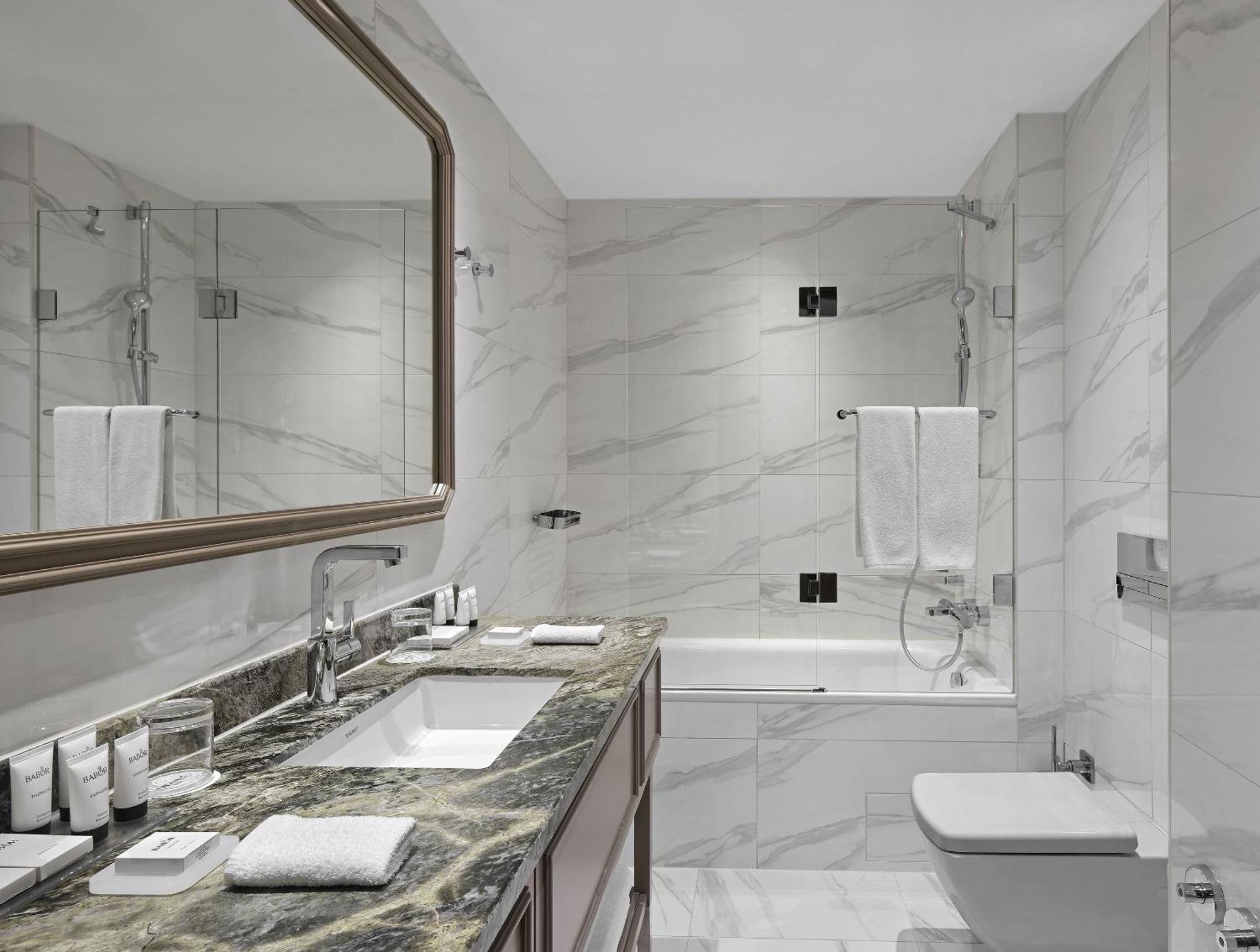 Junior Suite,1500840229:JPEG