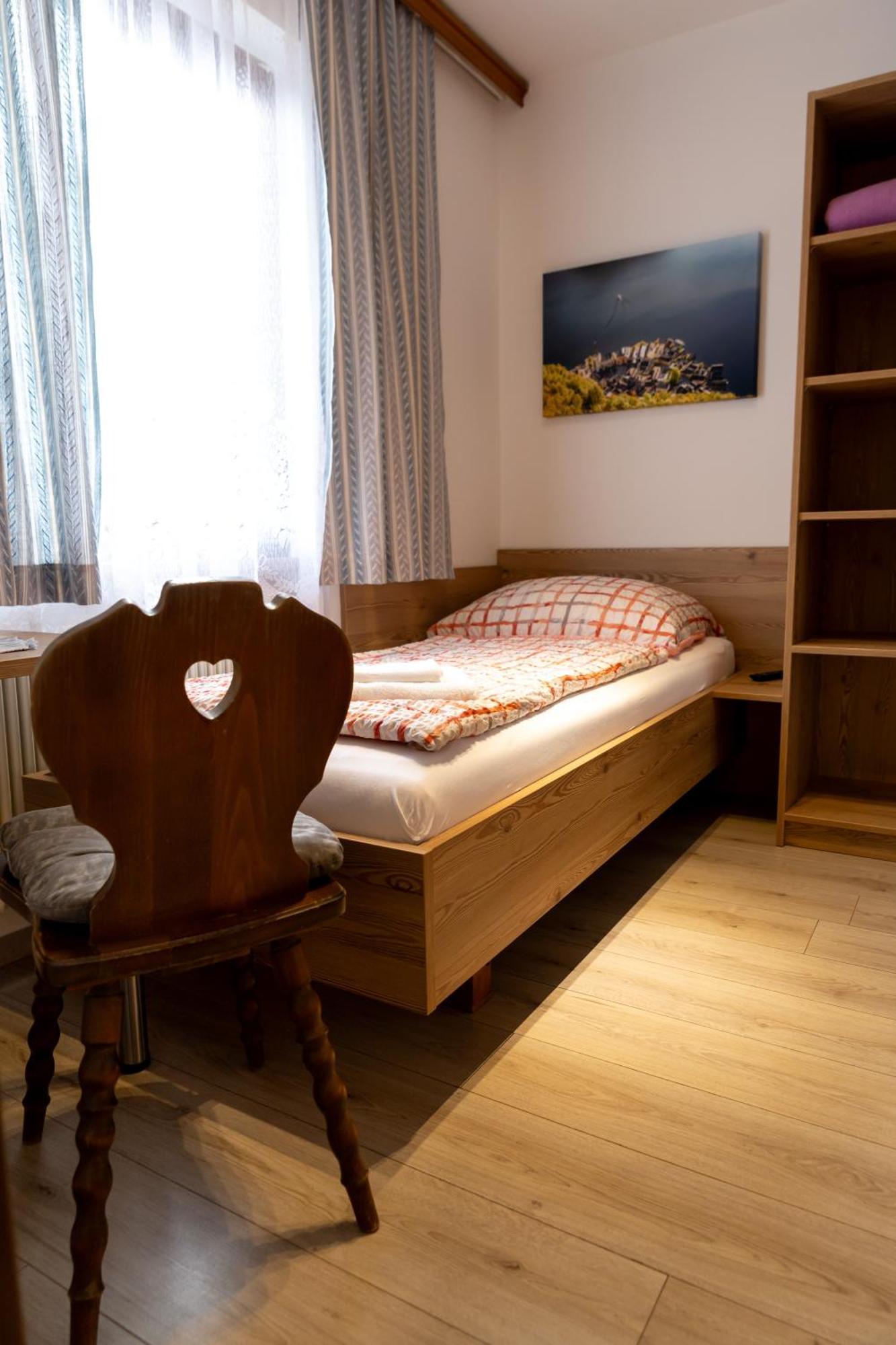 Standard Single Room,1499323786:JPEG