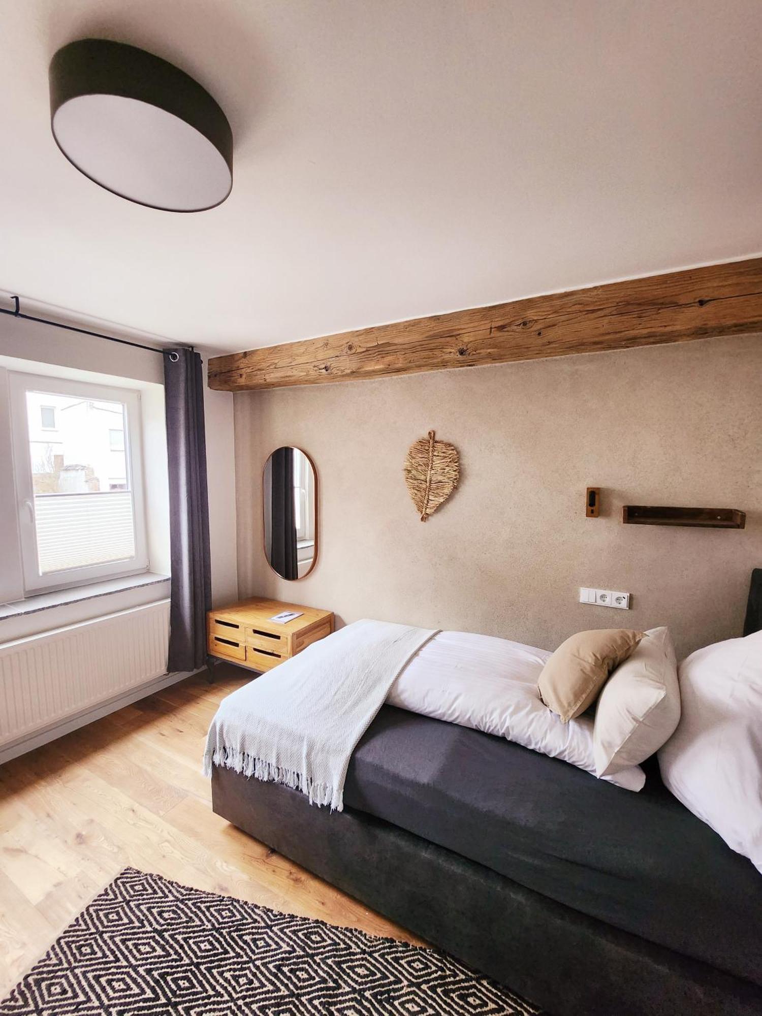 Superior Single Room,762688489:JPEG