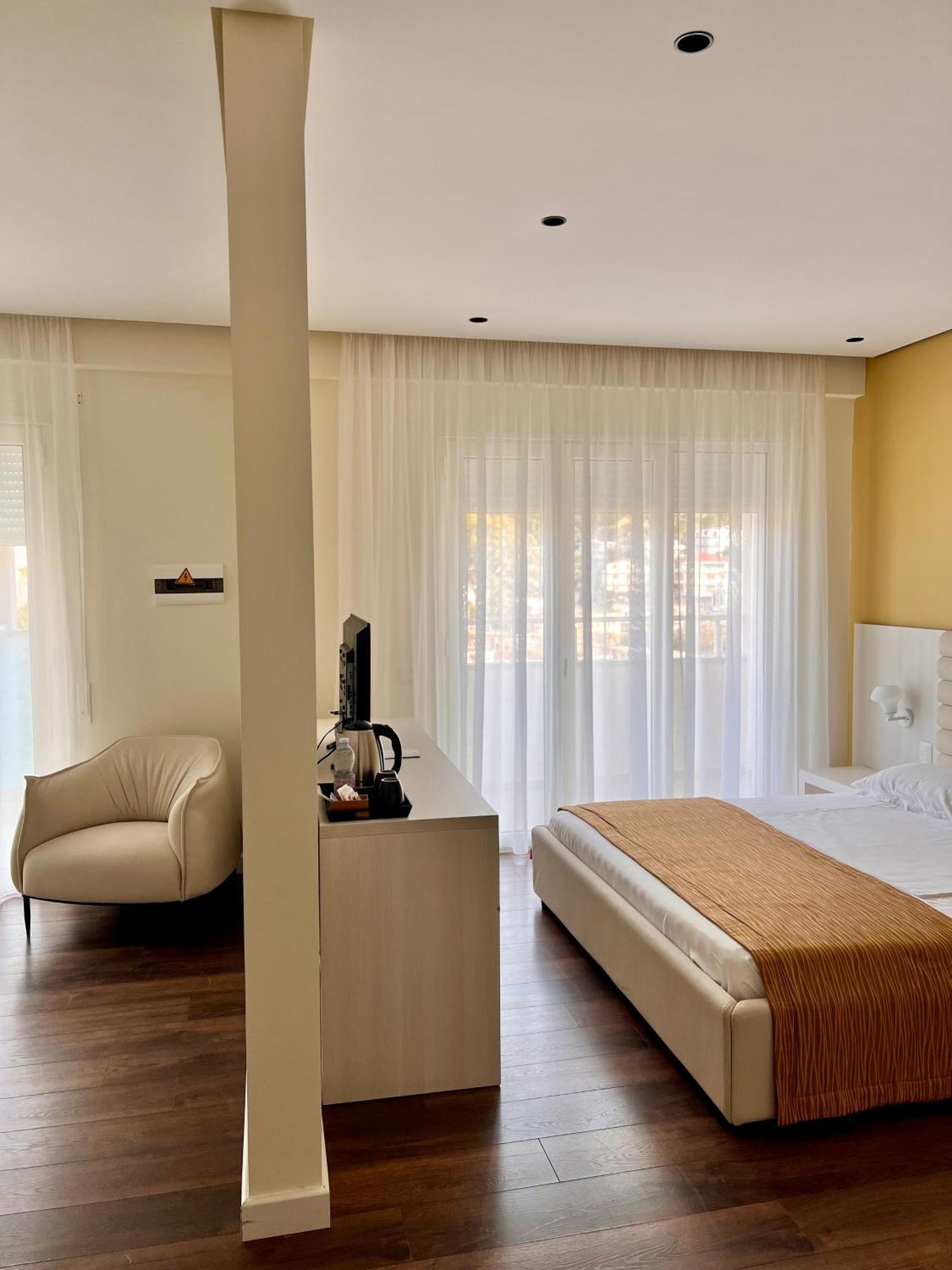 Double Room Mountain View