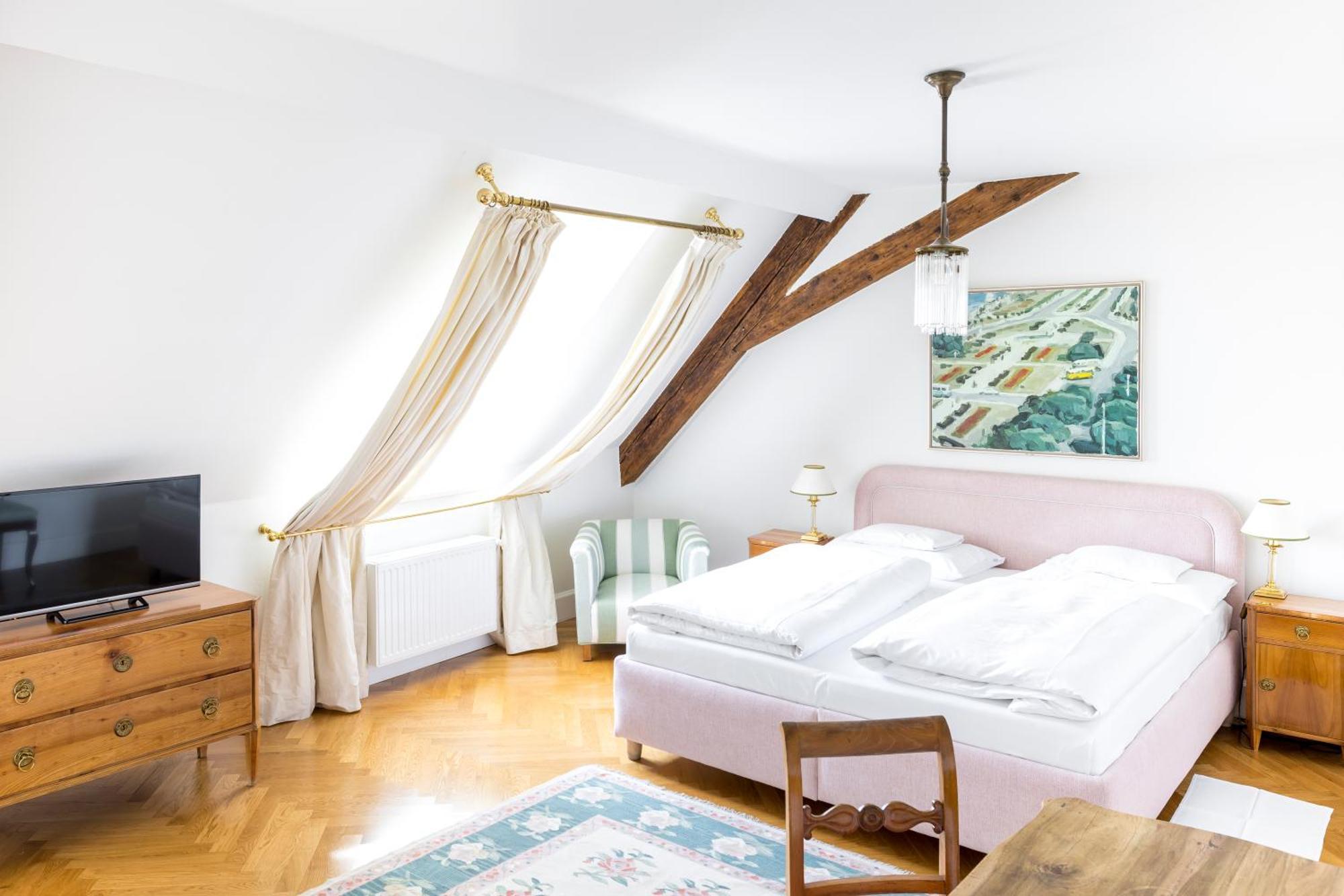 Superior Double Room,1516421092:JPEG