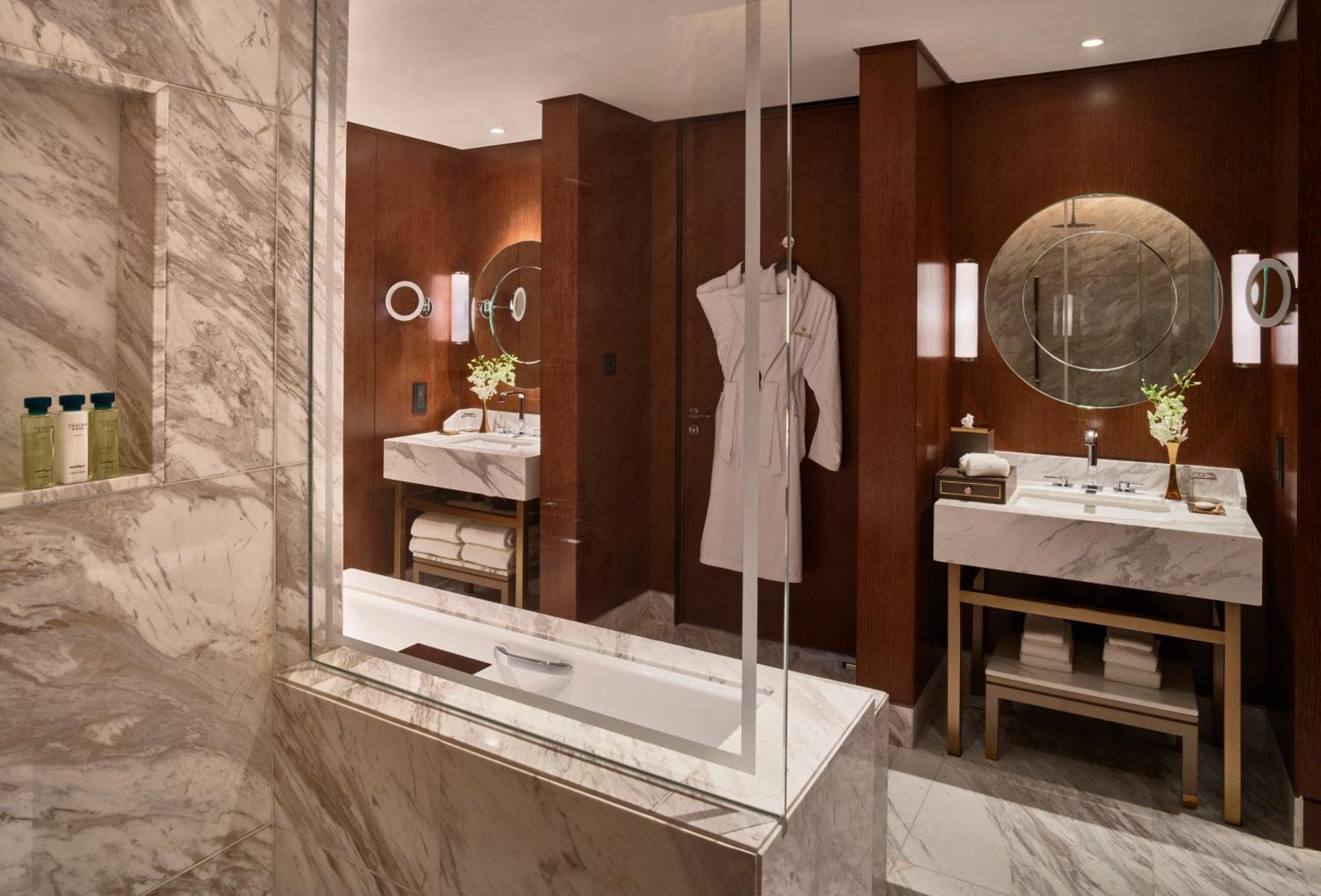 King Premier Suite with Dubai Downtown View,1616355667:JPEG