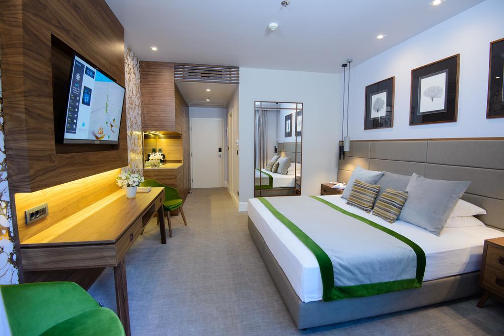 Luxury Double or Twin Room Balcony