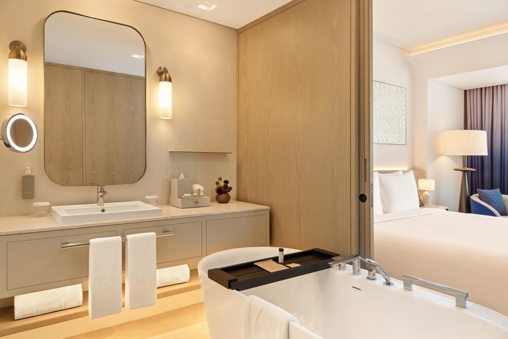 Deluxe Room King Complimentary Lagoon Access