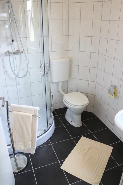 Single Room,1633693362:JPEG