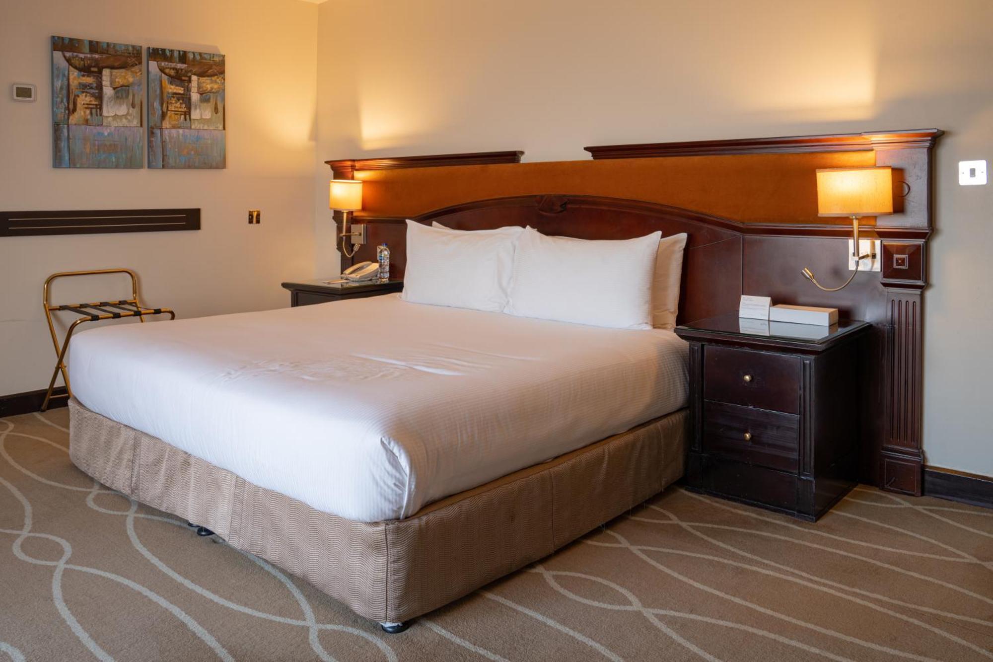 One Bedroom Executive Suite Kitchen on F&B on Spa