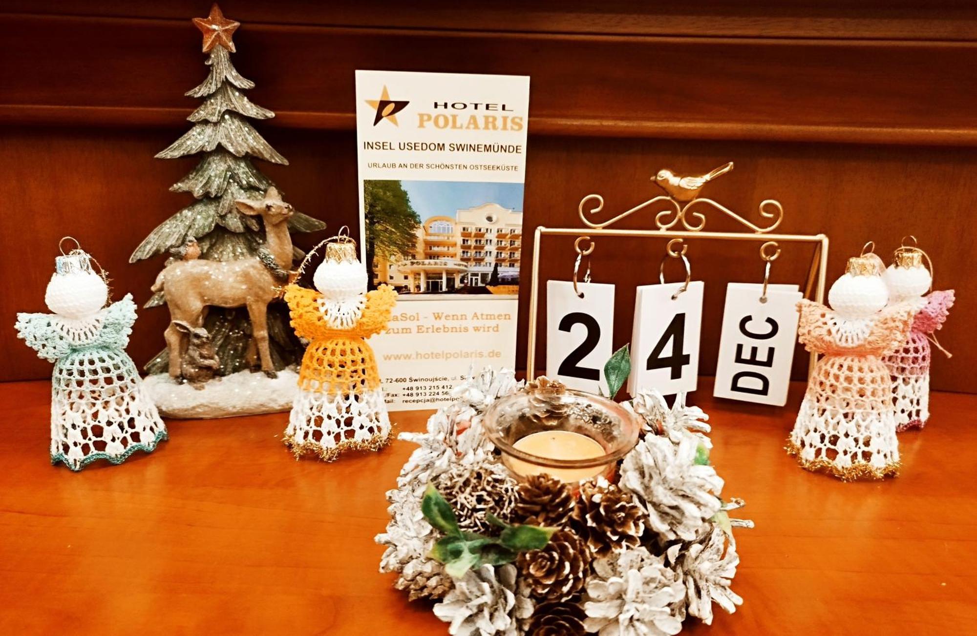 Classic Double or Twin Room Christmas,765572866:JPEG