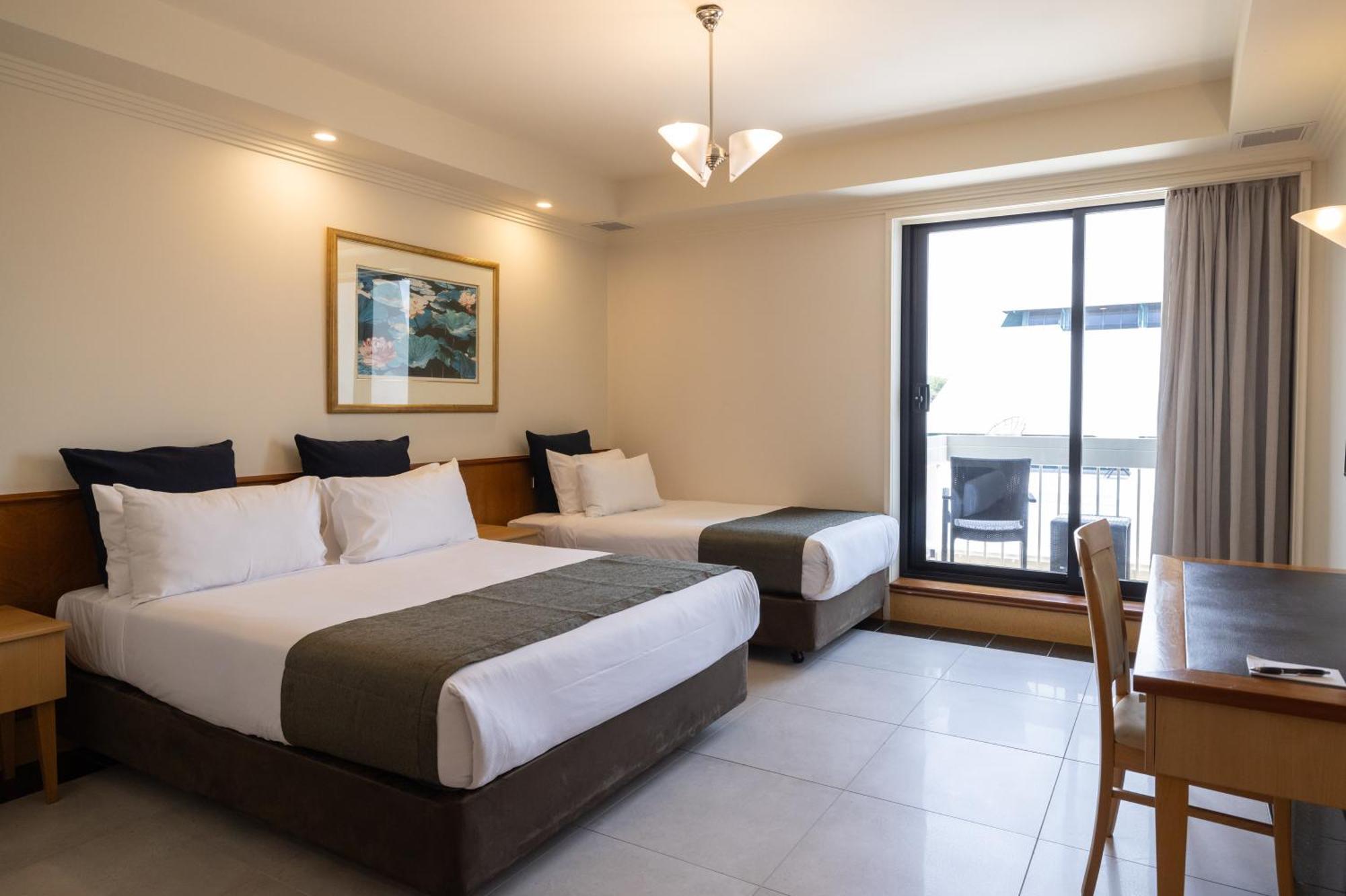 Deluxe Family Room