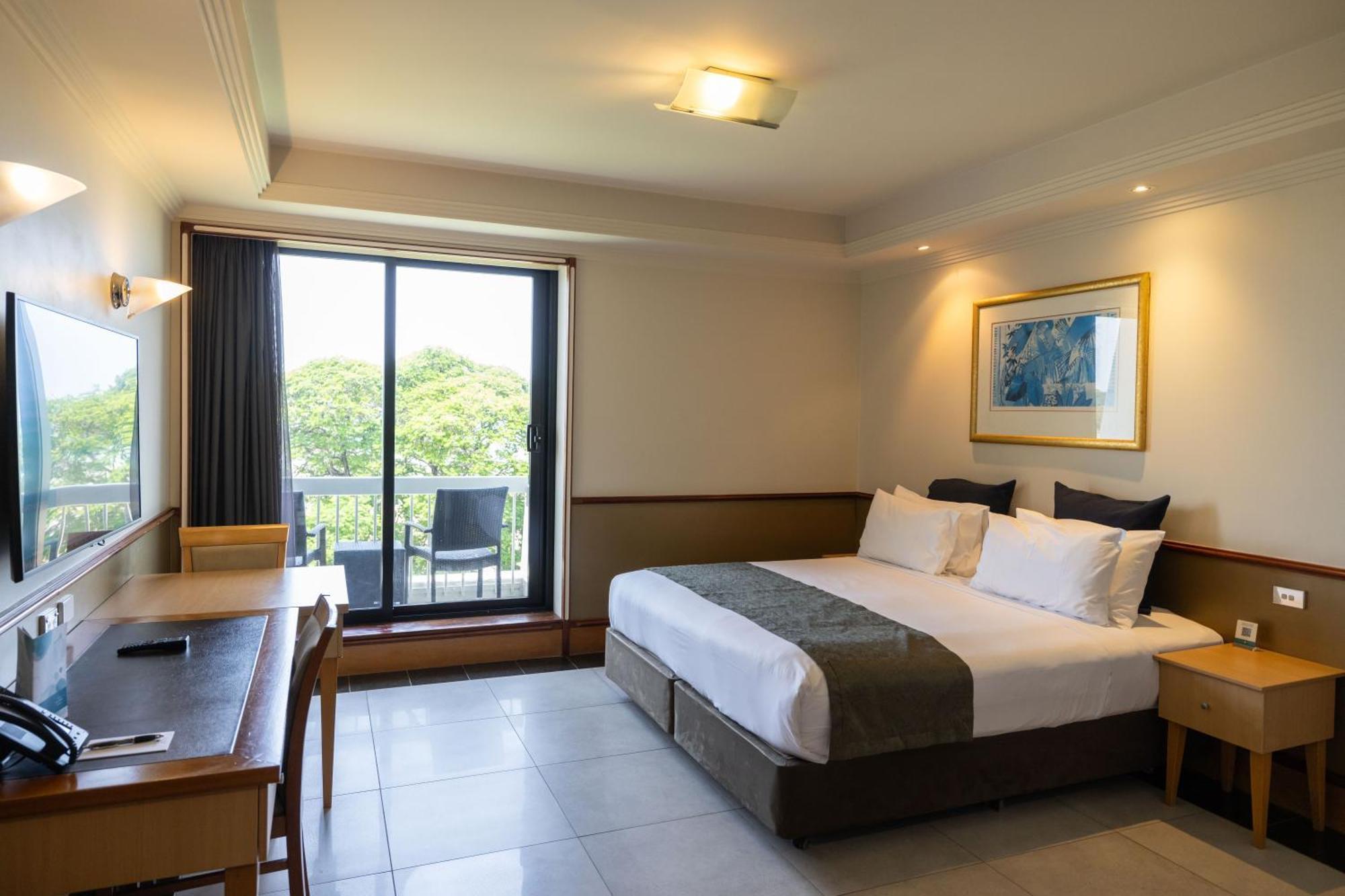 Deluxe King Room Ocean View