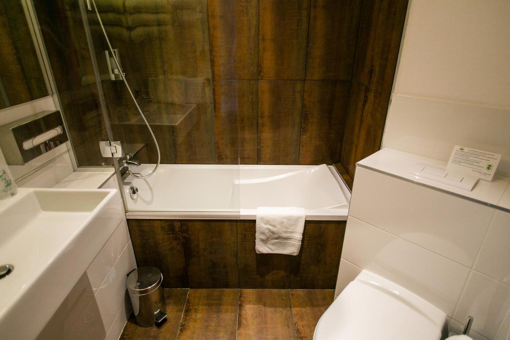 Family Room Bath