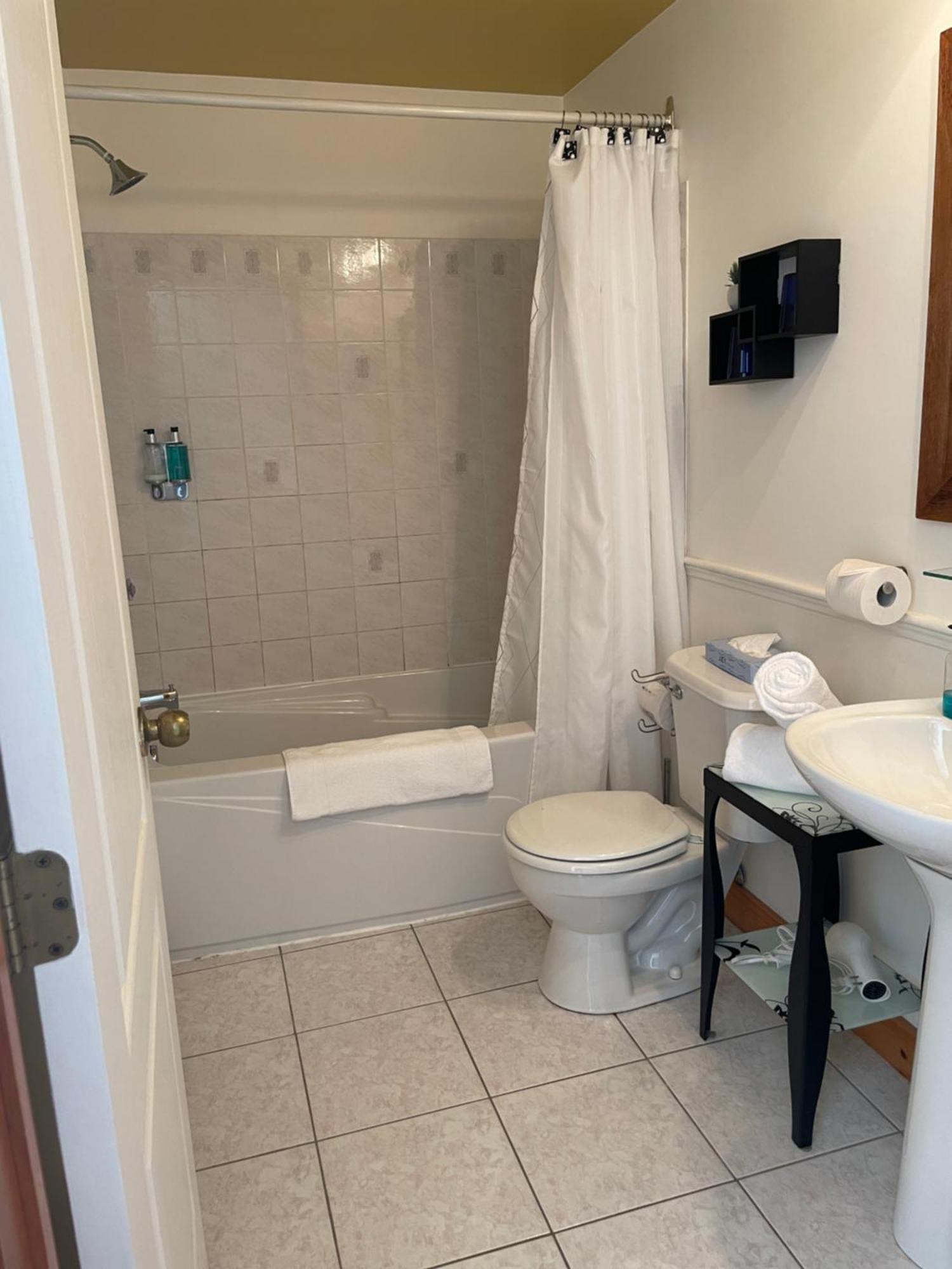 Double Room,1540616617:JPEG