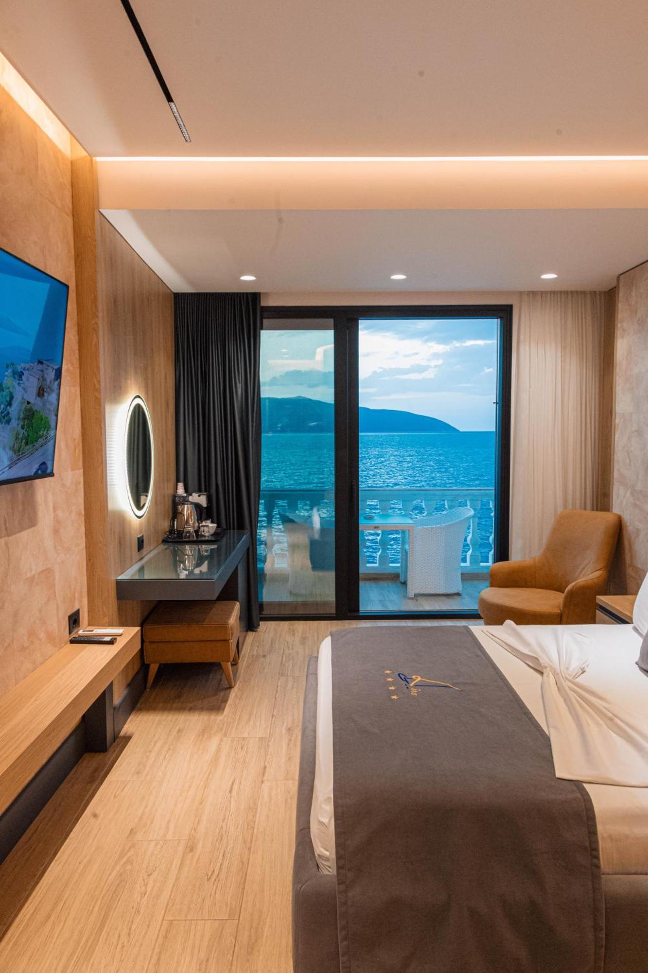 Superior Double Room Balcony Sea View