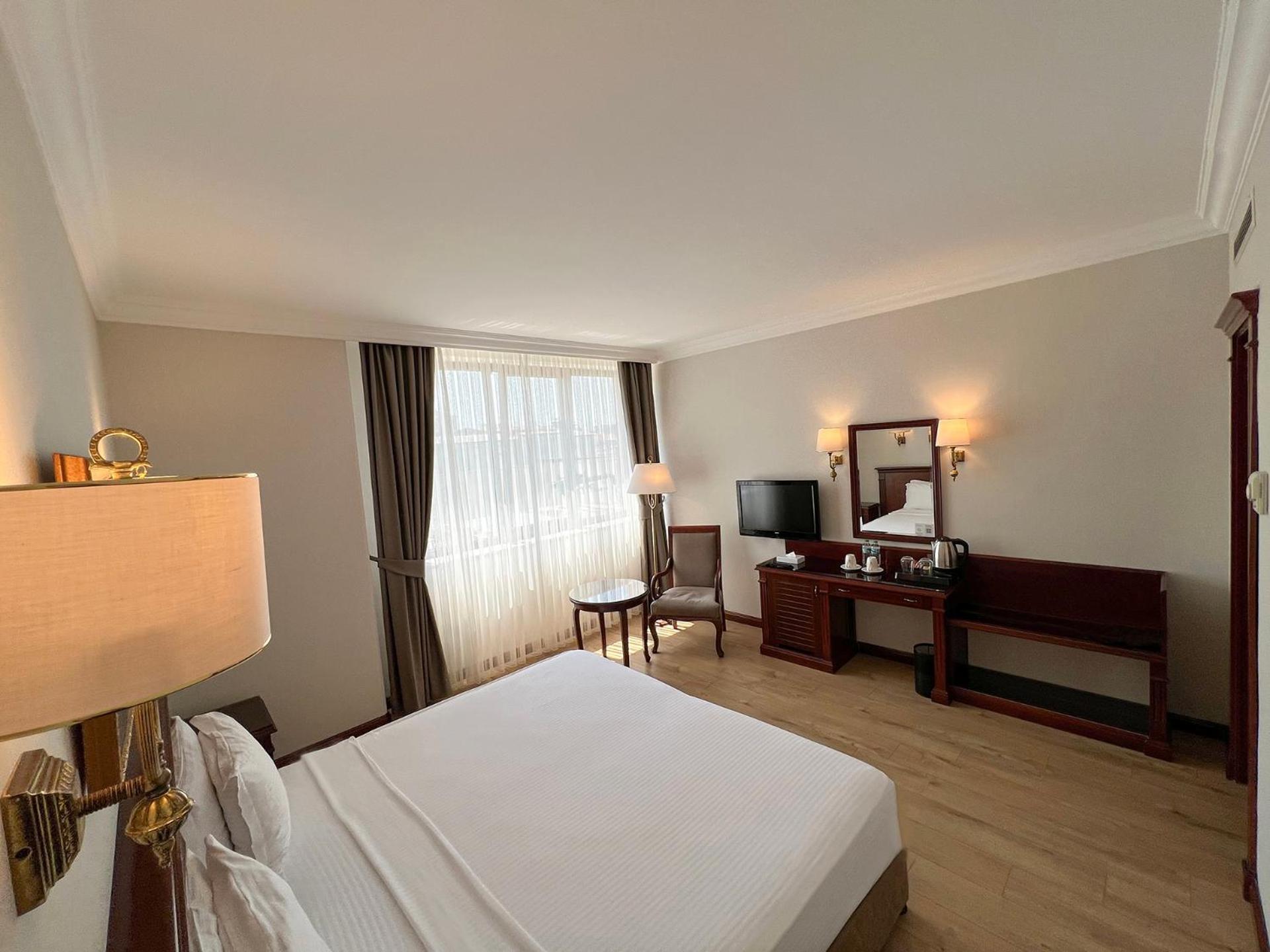 Deluxe Double or Twin Room