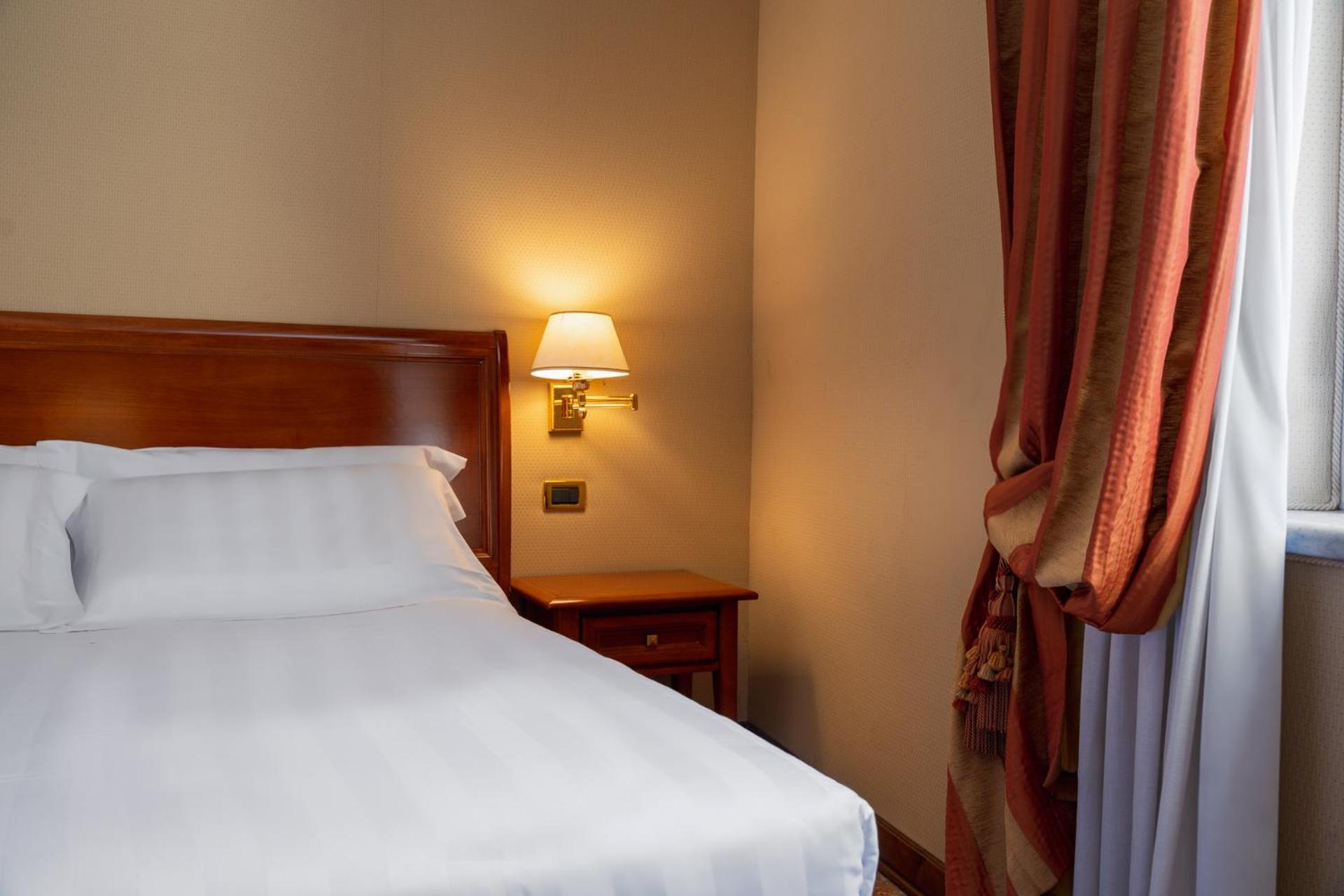 Double Room,1543818043:JPEG