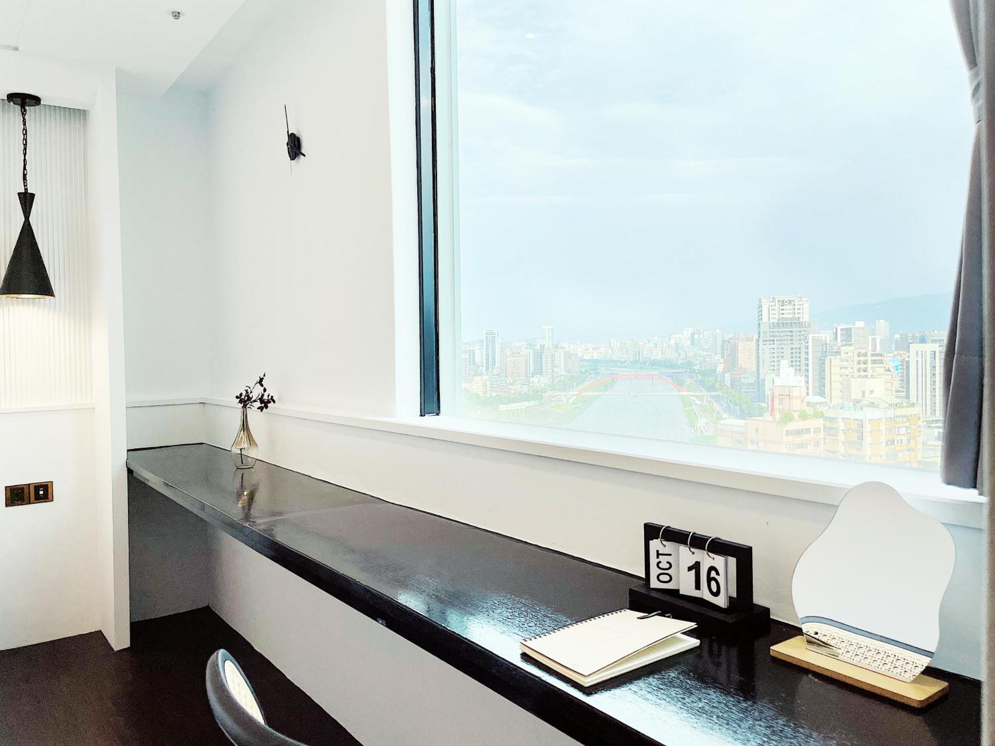 Deluxe Double Room Bath 101 VIEW