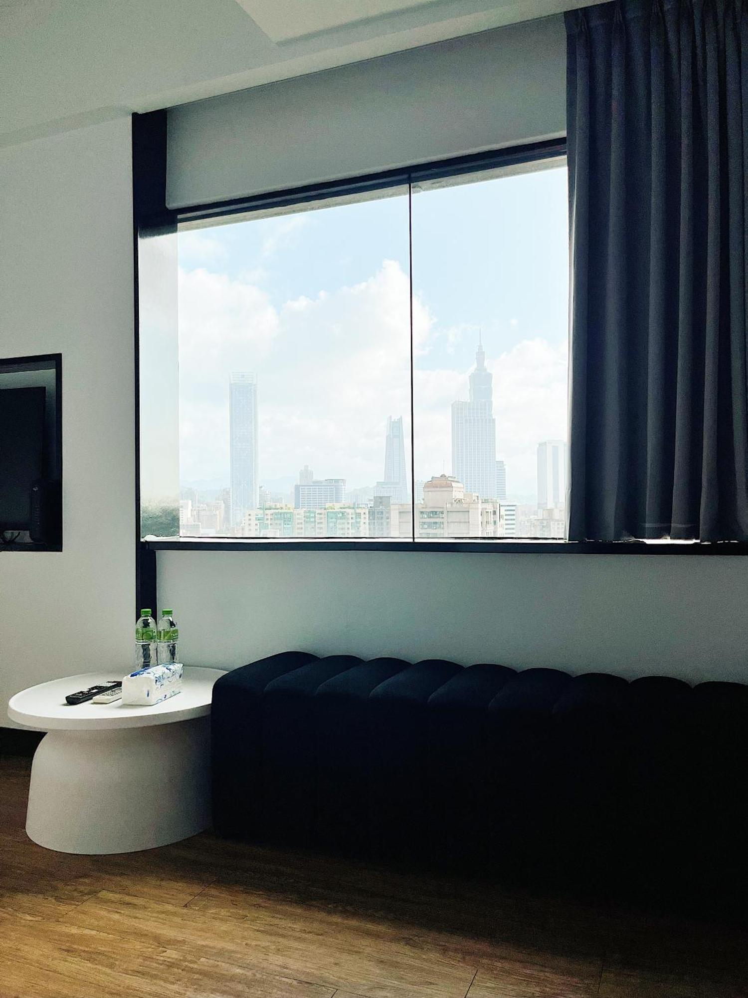 Deluxe Double Room Taipei 101 View