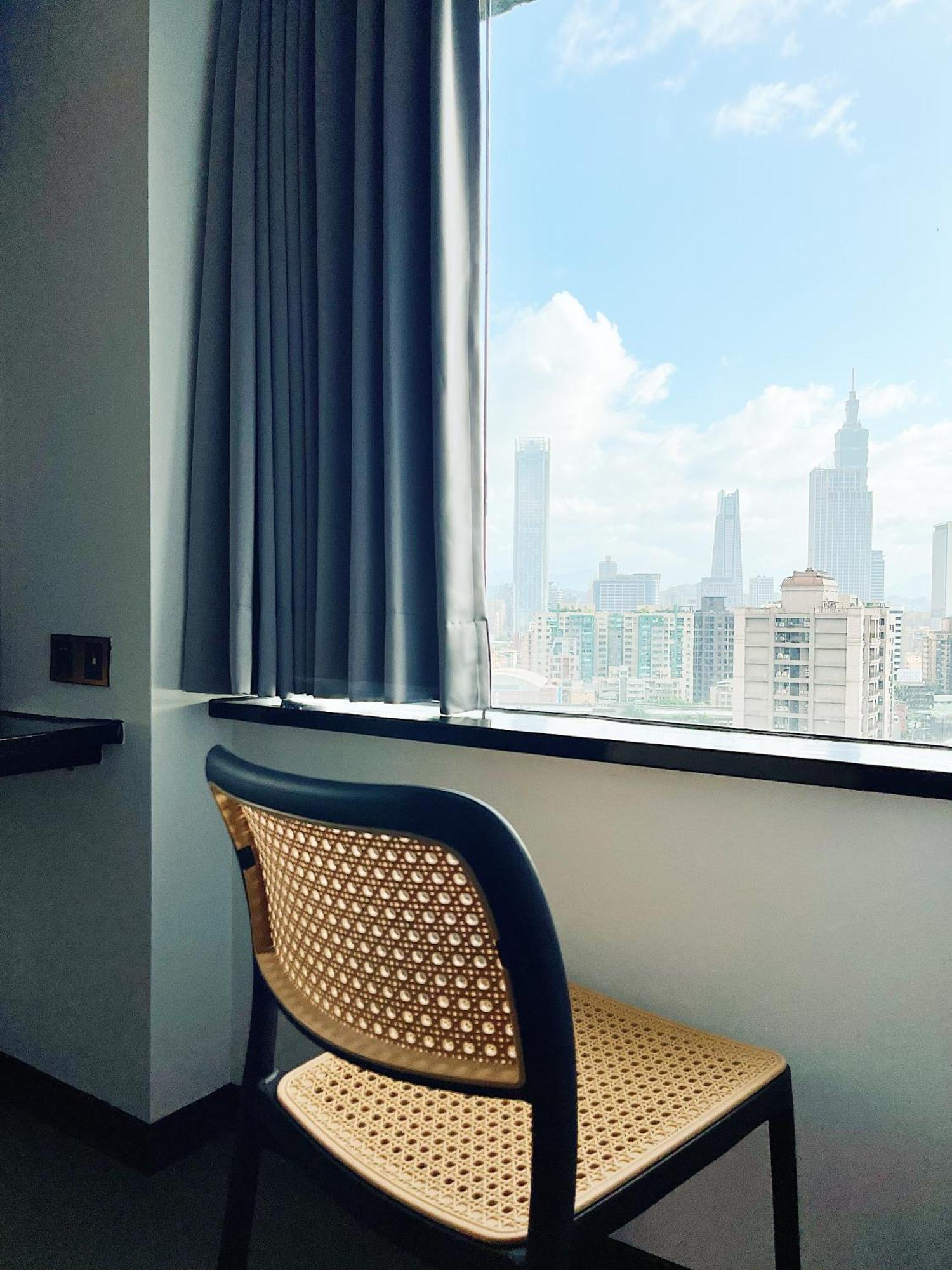 Deluxe Double Room Taipei 101 View