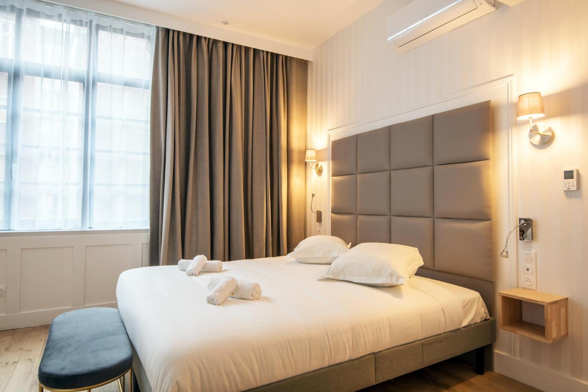 Deluxe King Suite
