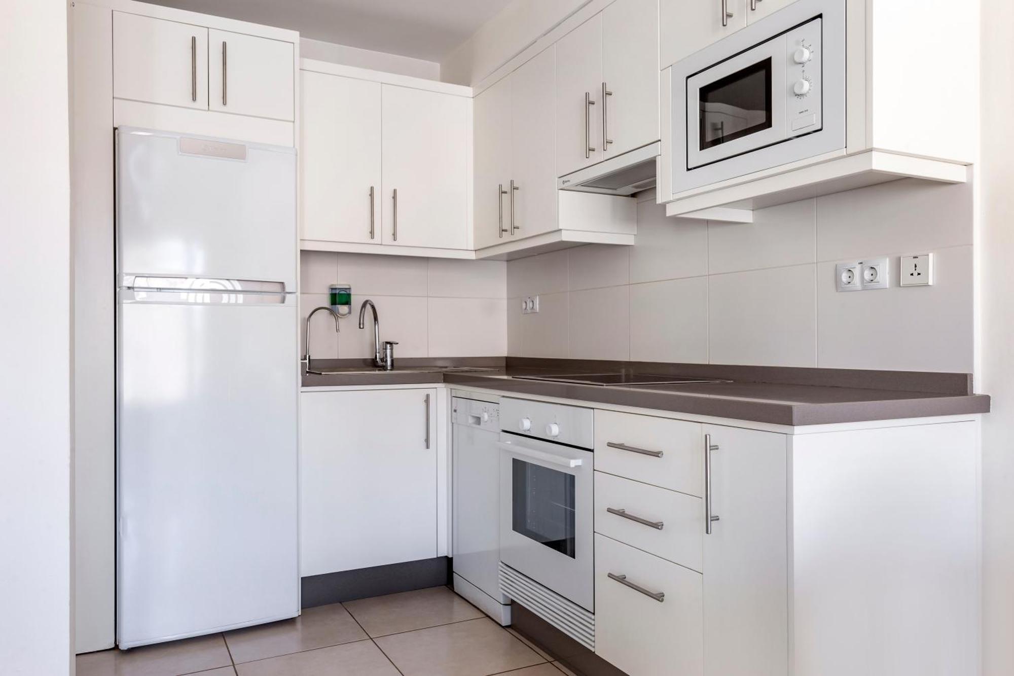 One-Bedroom Apartment,1546658362:JPEG