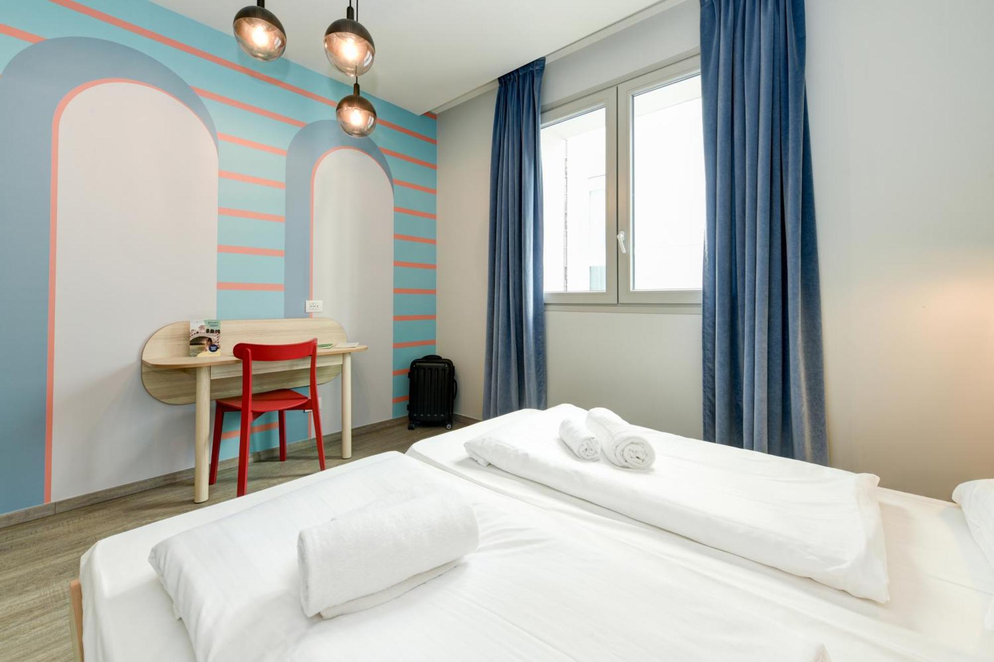 Twin Room,1547542159:JPEG