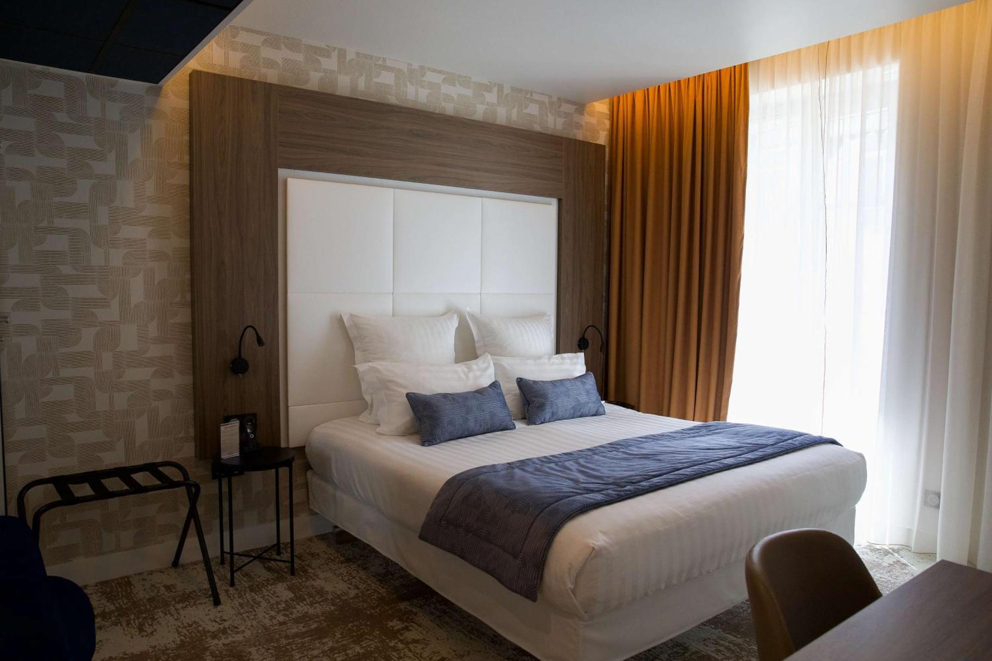 Superior Room King Size bed,1548953515:JPEG