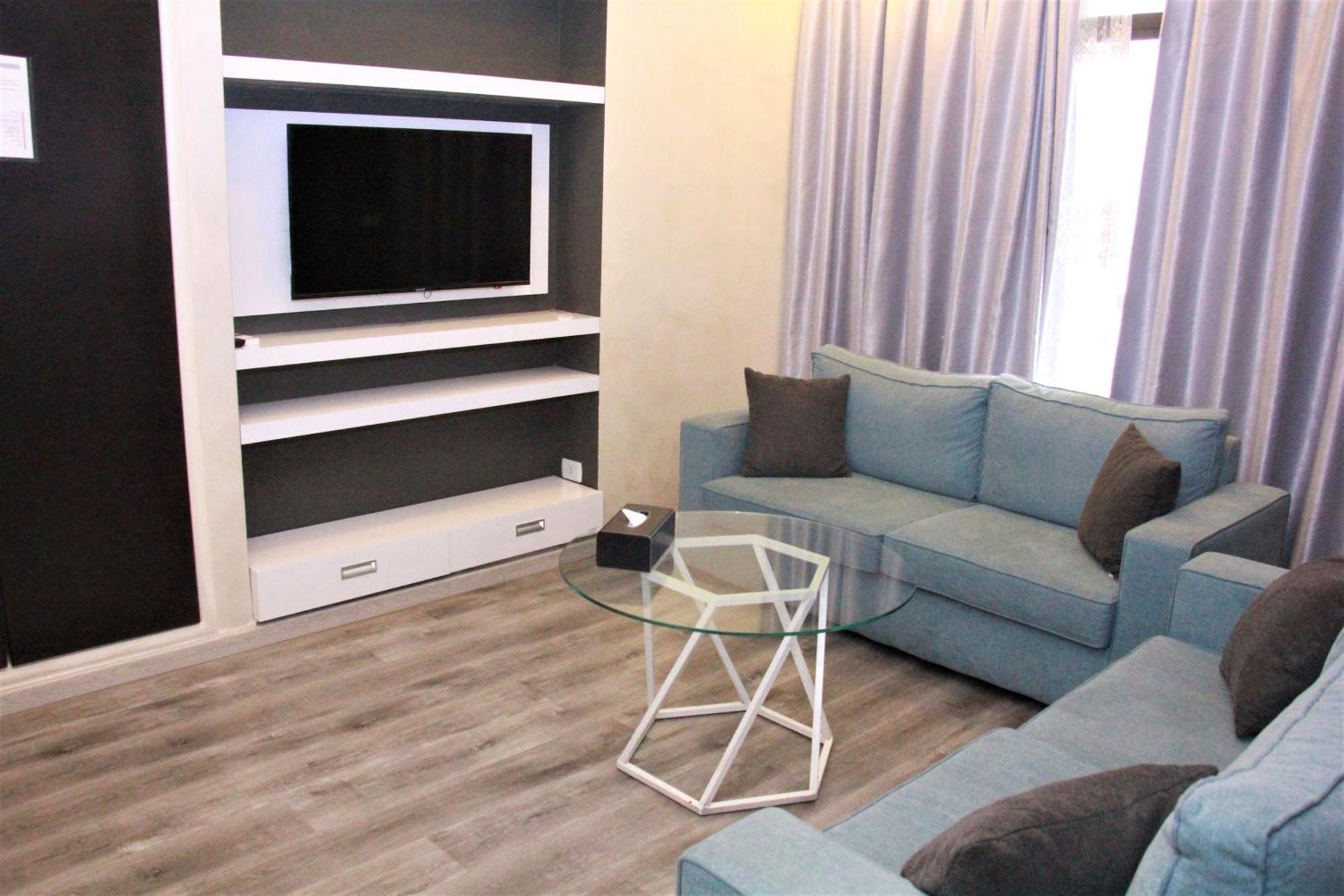 Executive Suite 2 Balconies